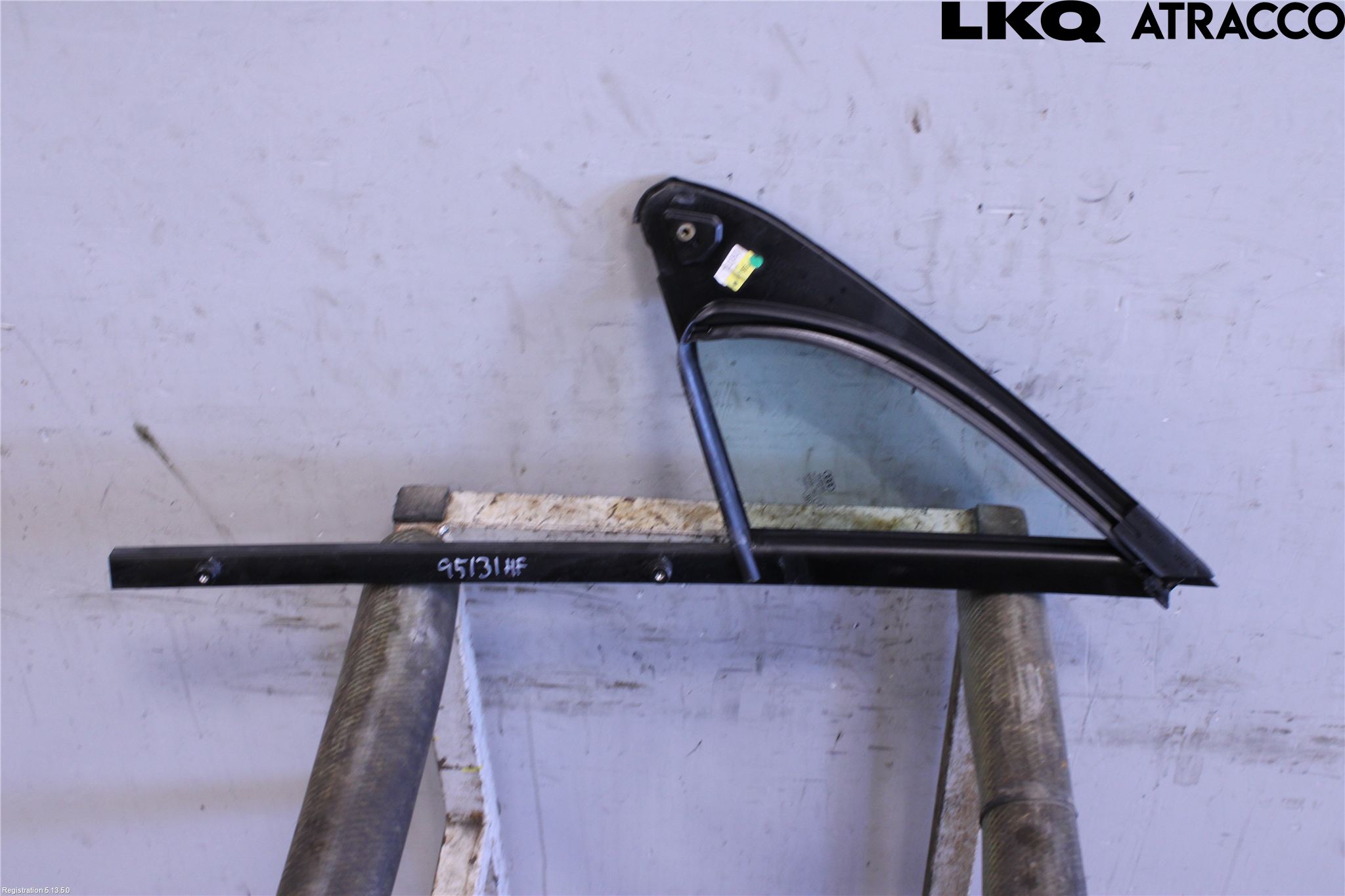 Toyota C-HR 16-23 Dörruta Fram Lilla Hö