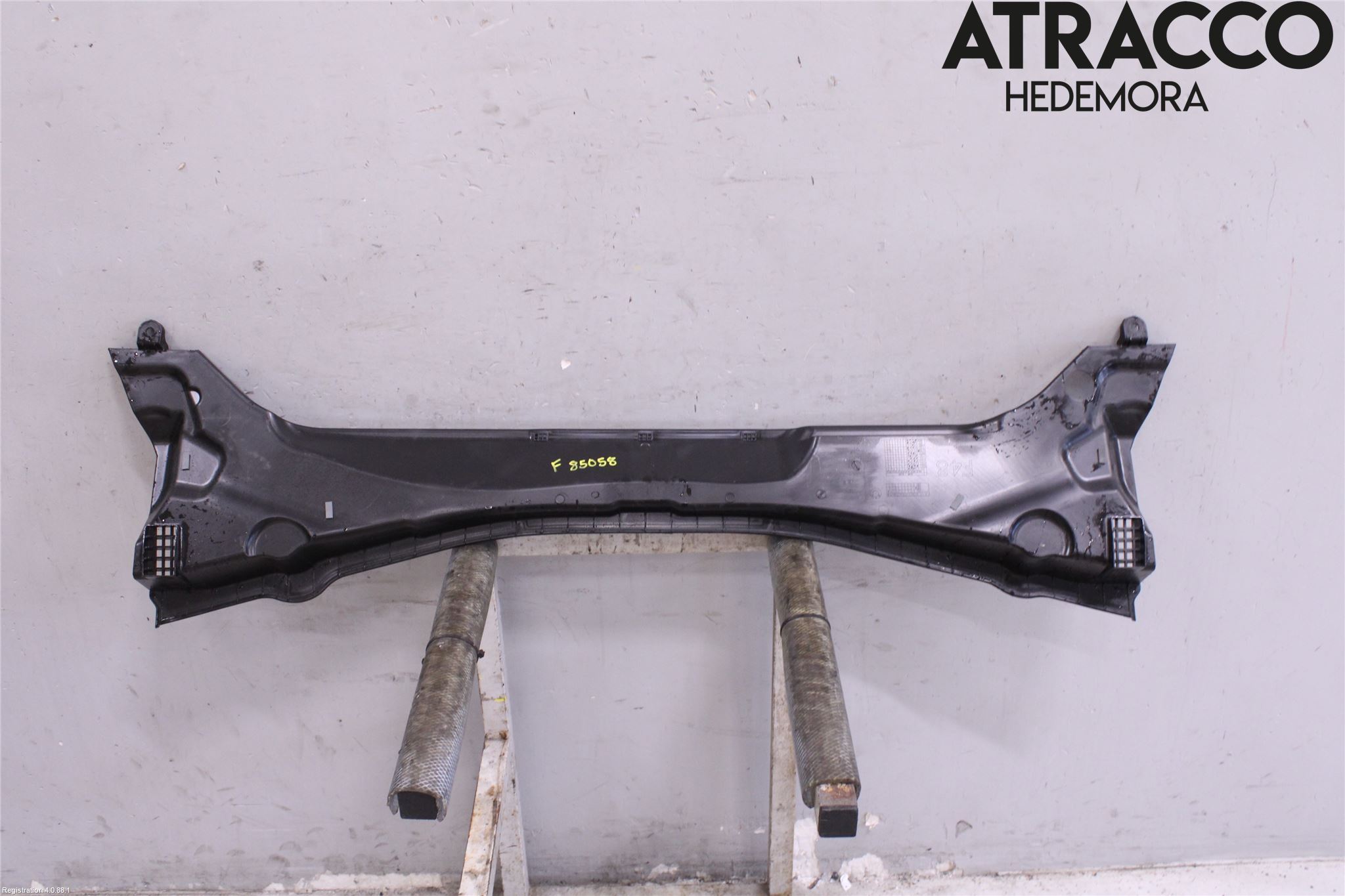 BMW X1 F48 15-22 Torpedplåt-Torpedplast