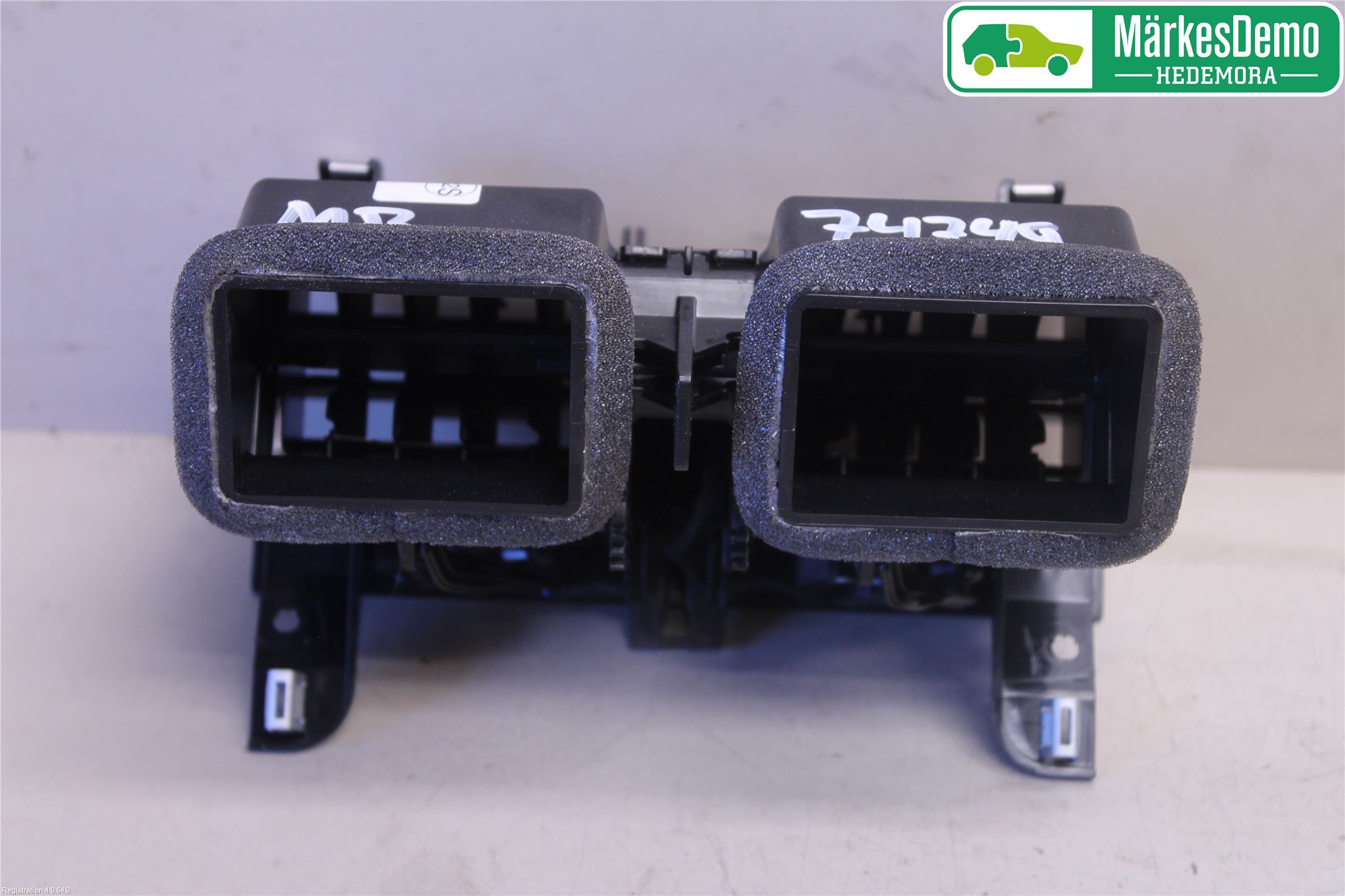 Porsche PANAMERA 09- Defrosterkanal-Munstycke