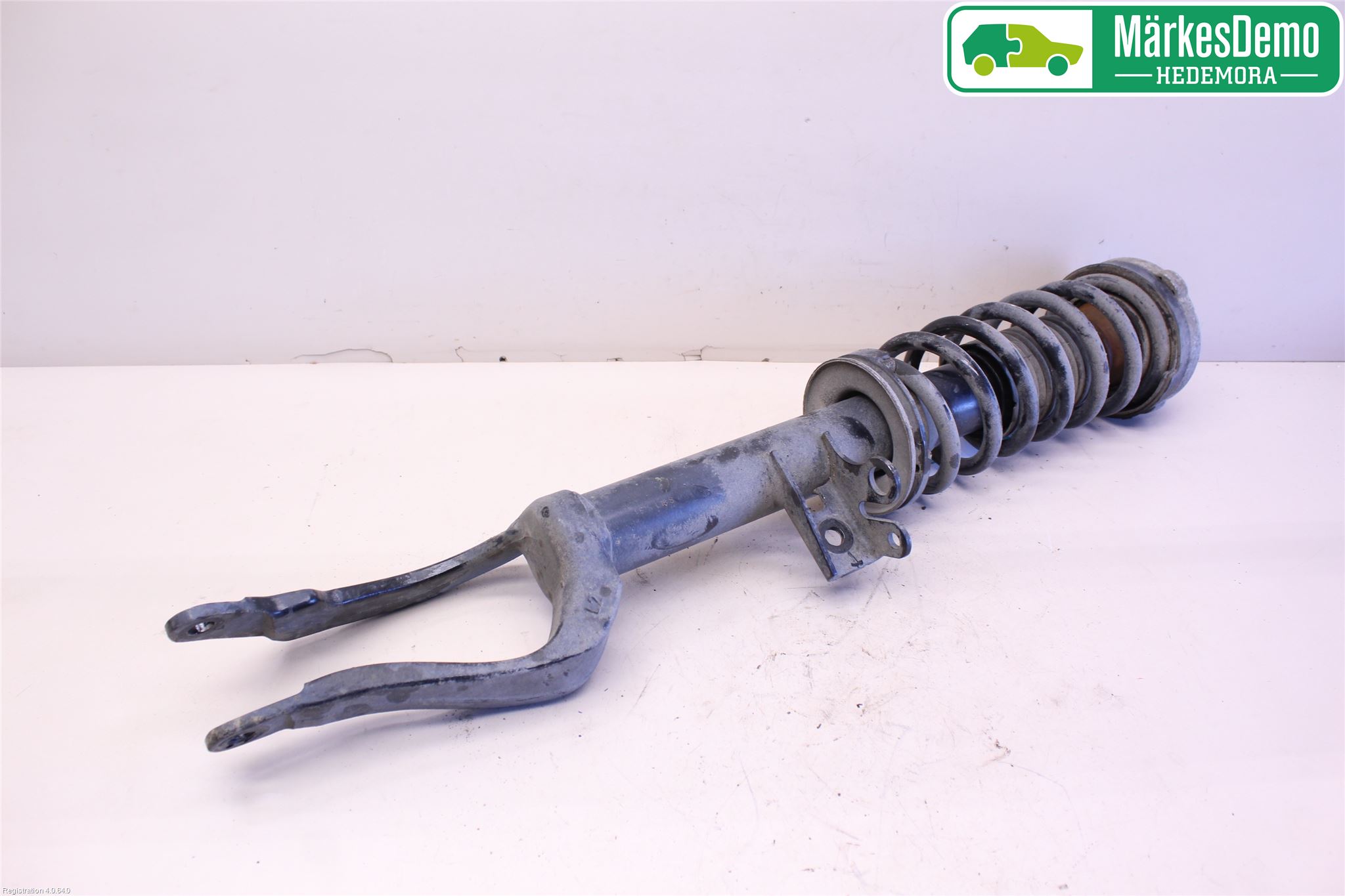 BMW 5 F10/F11/F18 09-17 Fjäderben Fram Höger