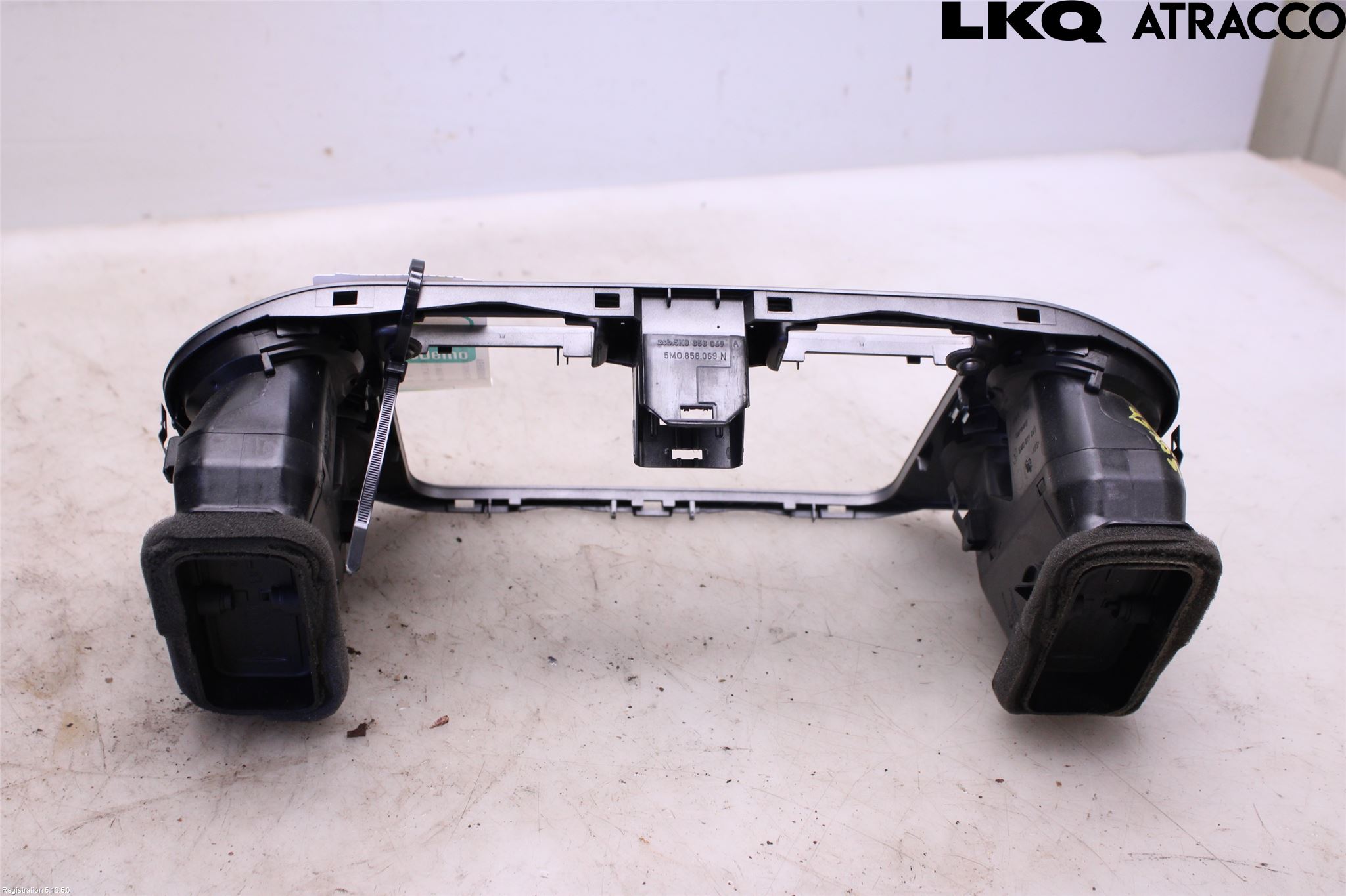 Volkswagen VW TIGUAN 07-16 Instrument-Radio Sarg
