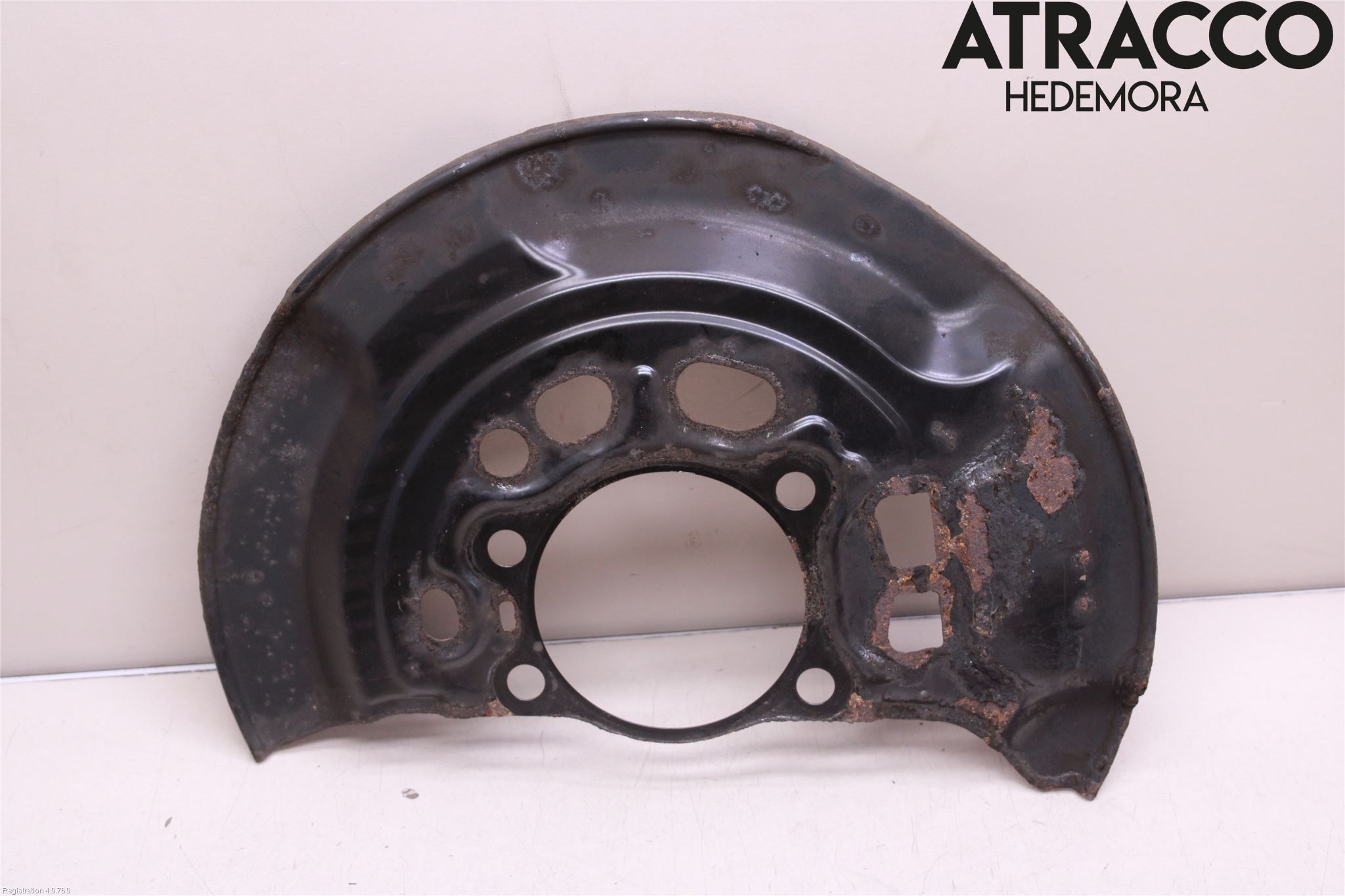 Toyota AURIS 13-19 Bromssköld Fram