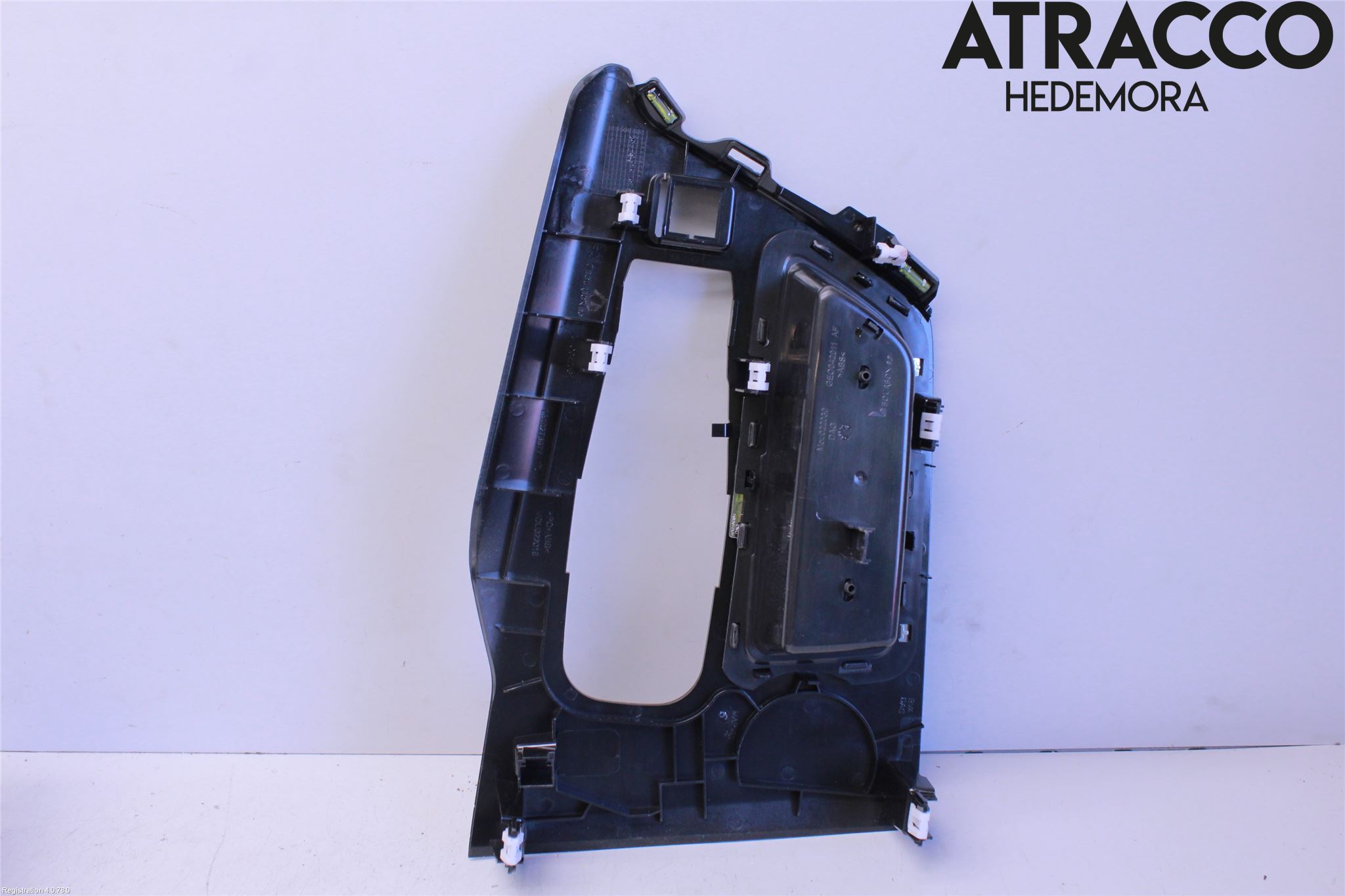 Peugeot 5008 17-24 Instrumentkonsoll Mitt