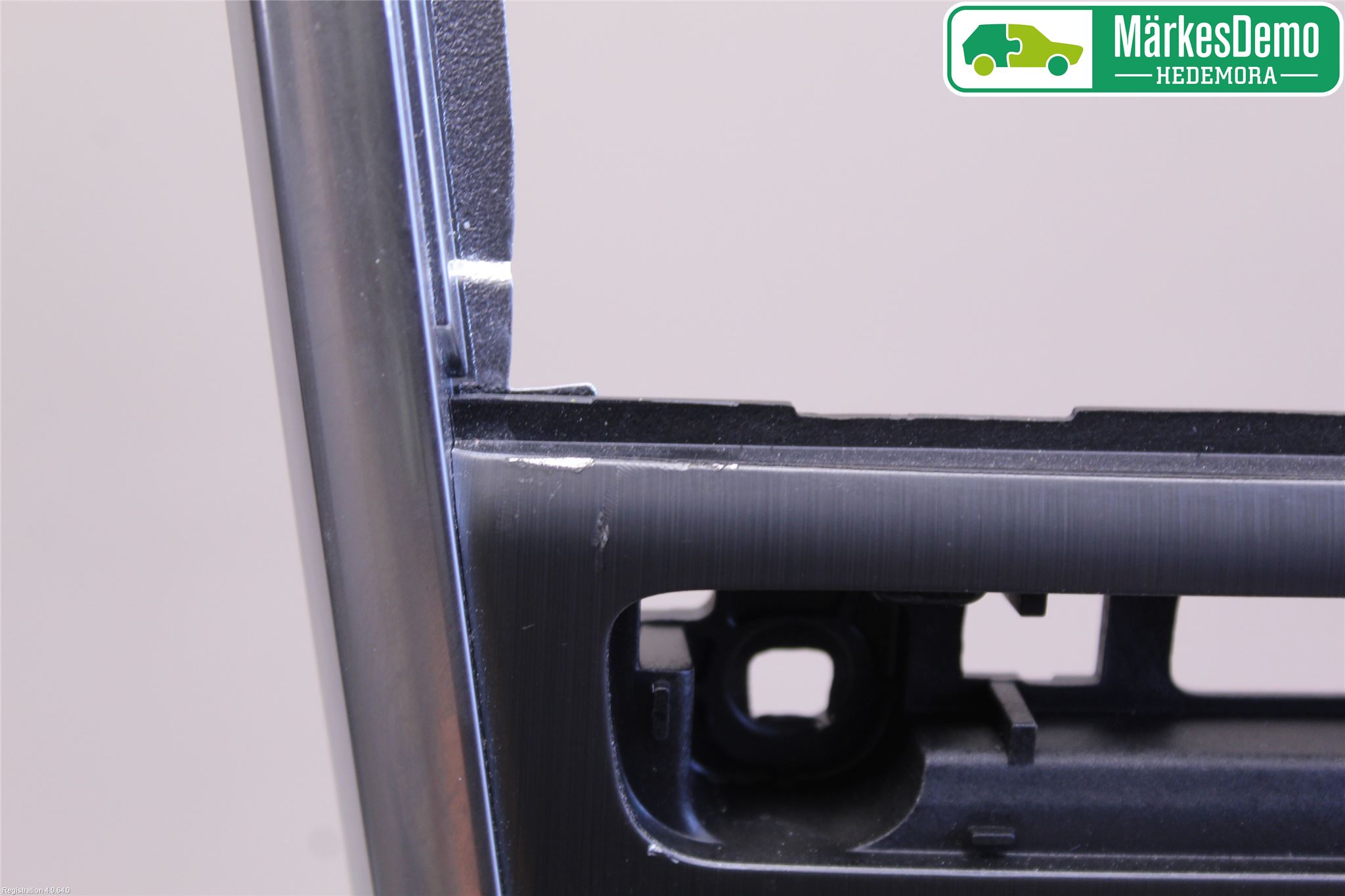Volvo XC60 14-17 Instrument-Radio Sarg