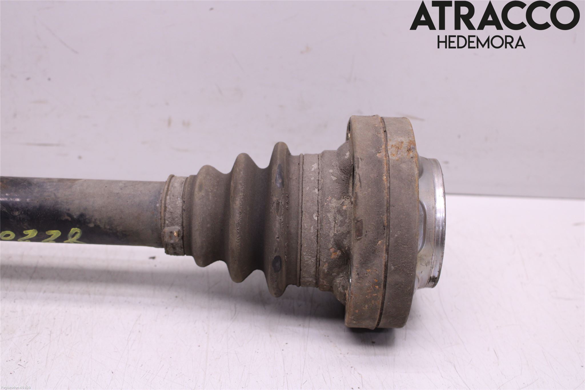 BMW 5 E60/61 Sed/Tou 02-10 Drivaxel Bak Vänster