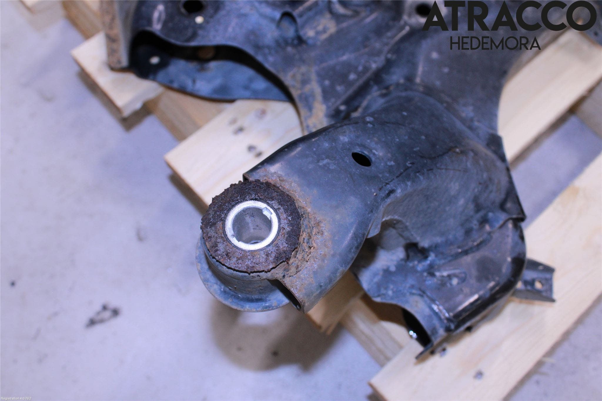 Kia CARENS III 13-19 Framvagnsbalk