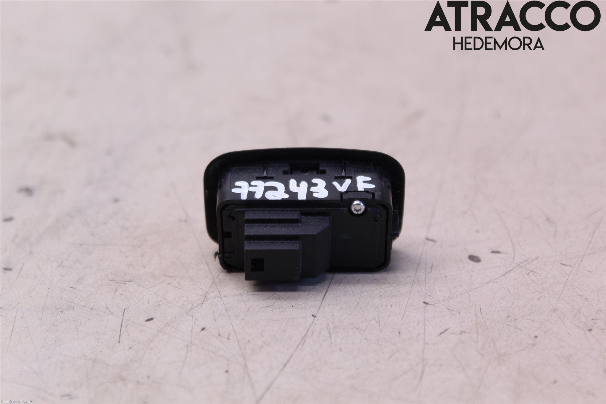 Mercedes-Benz MB C-KLASS (W204) 07-15 Strömställare Baklucka