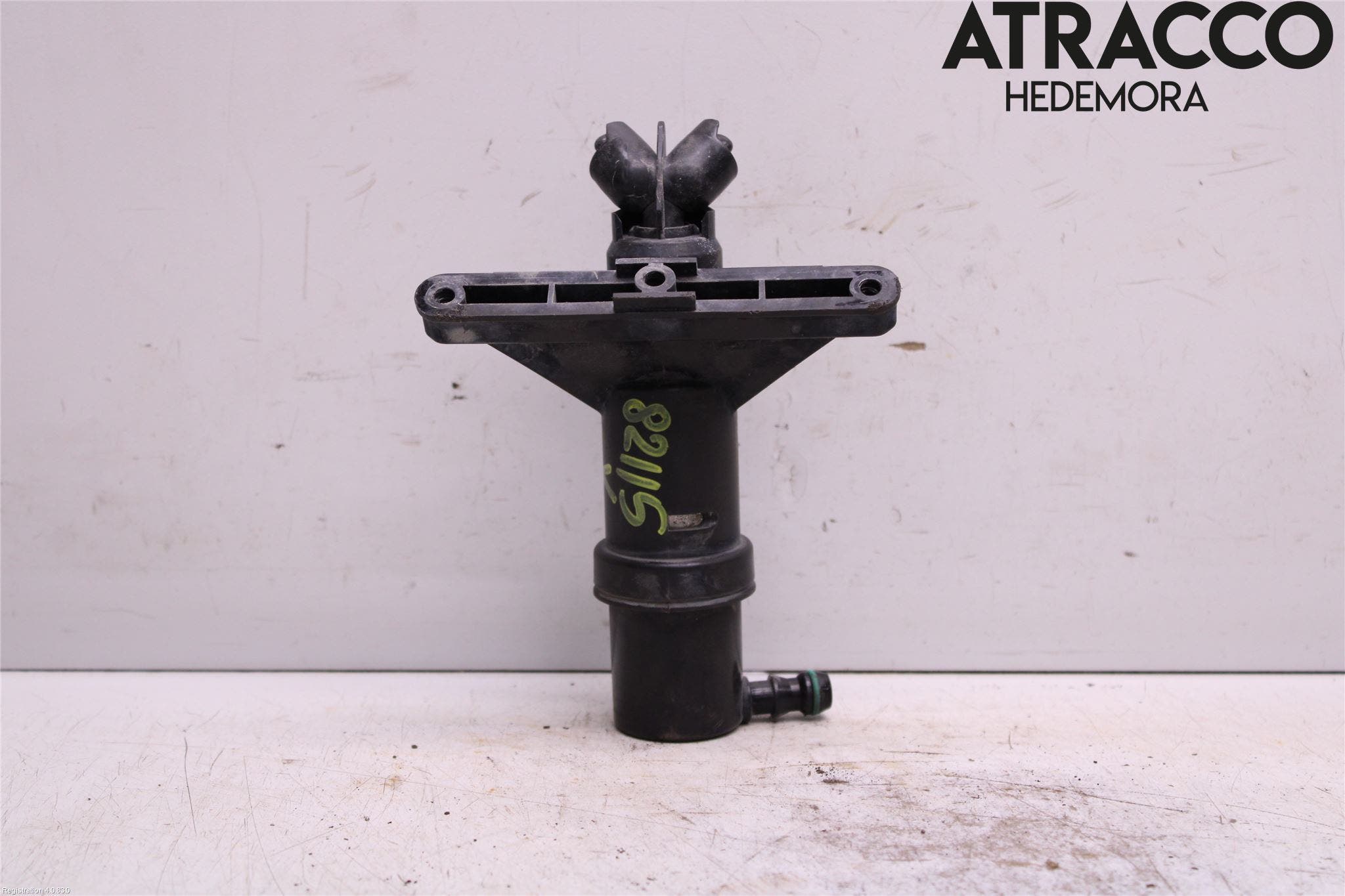 BMW 5 E60/61 Sed/Tou 02-10 Spolarmunstycke Strålkastare