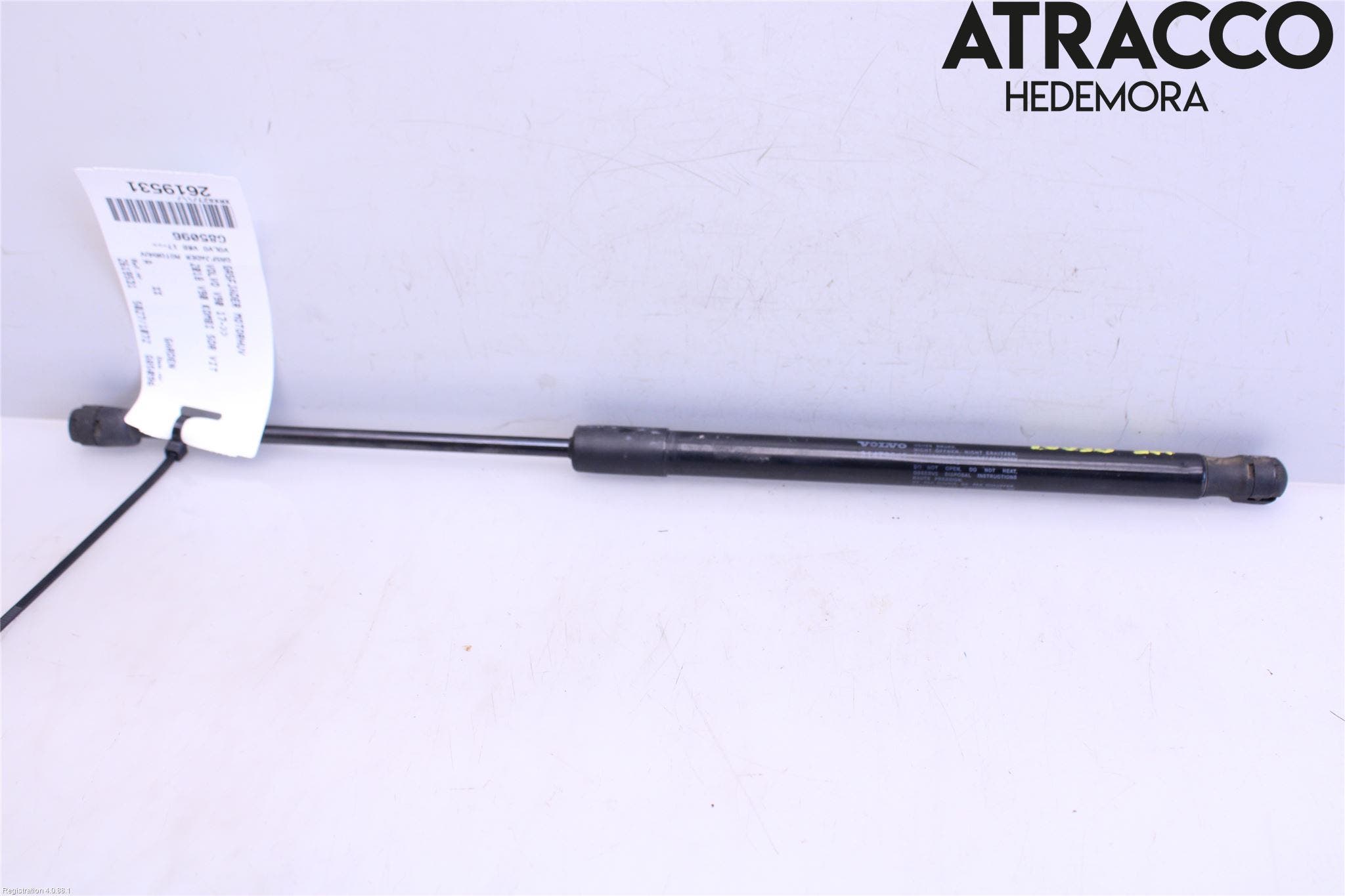 Volvo V90 17->> Gasfjäder Motorhuv