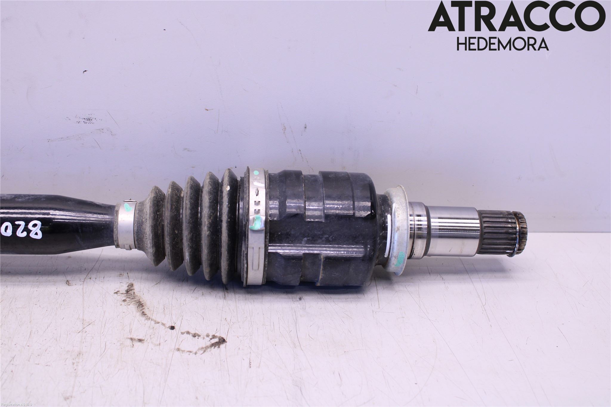 Toyota C-HR 16-23 Drivaxel Fram Höger