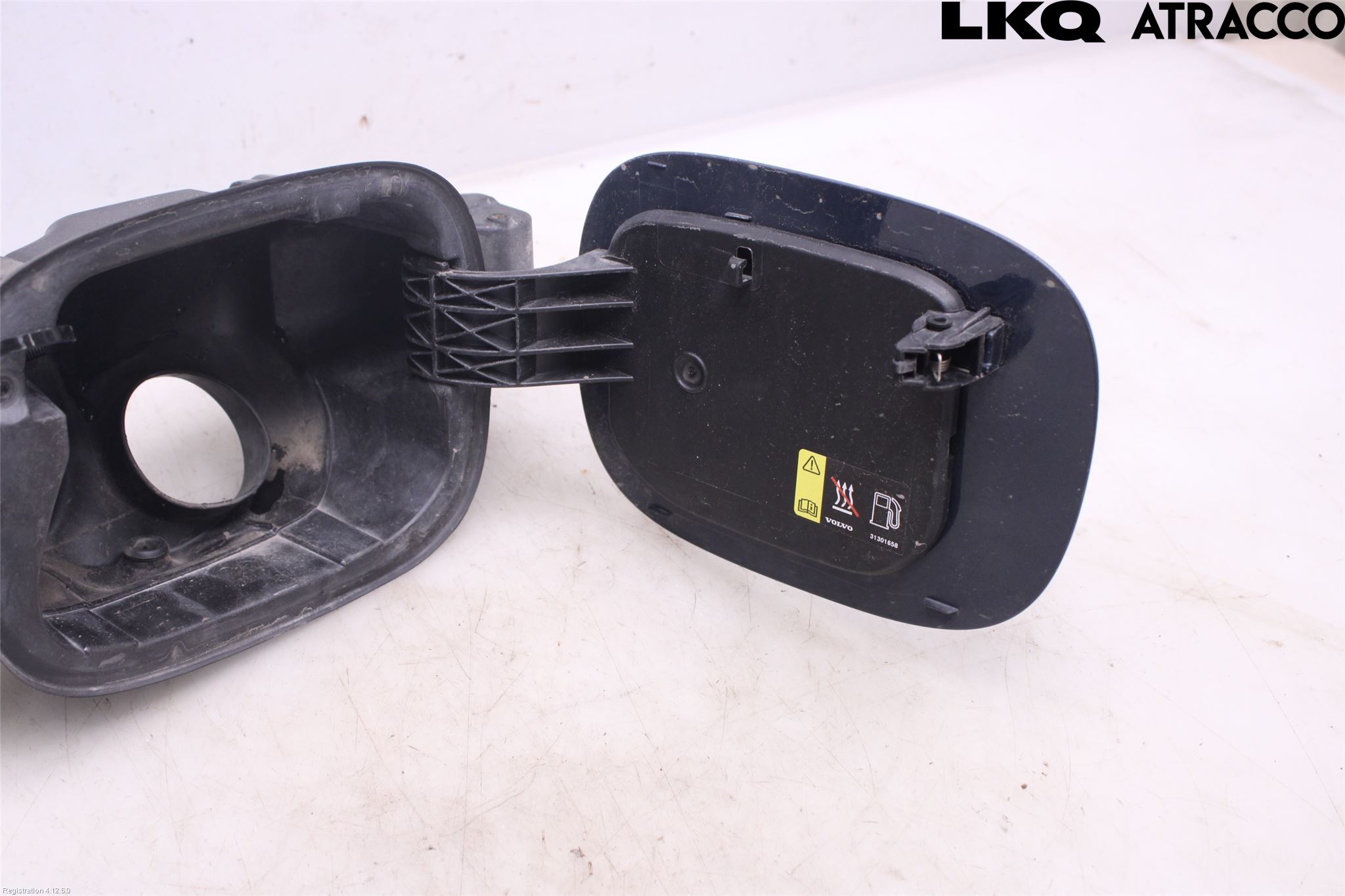 Volvo XC70 08-13 Tanklucka