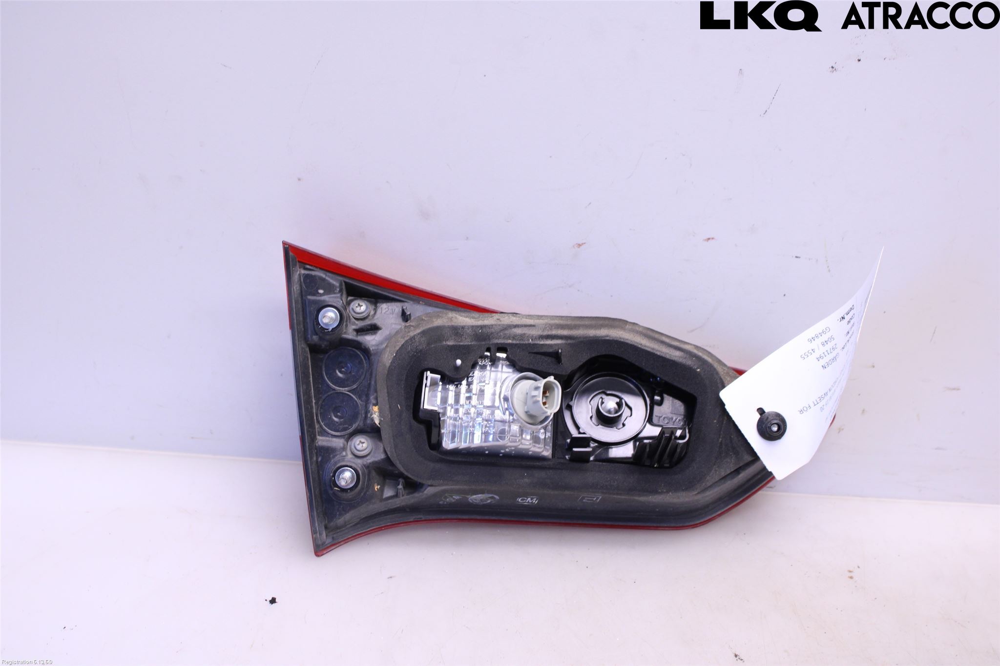 Toyota YARIS XP130 15-20 Bakljus Lucka Hö
