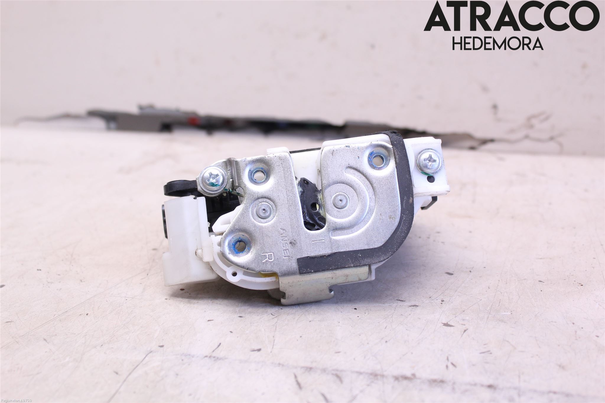 Mitsubishi L200 06-15 Låskista-Dörrlås