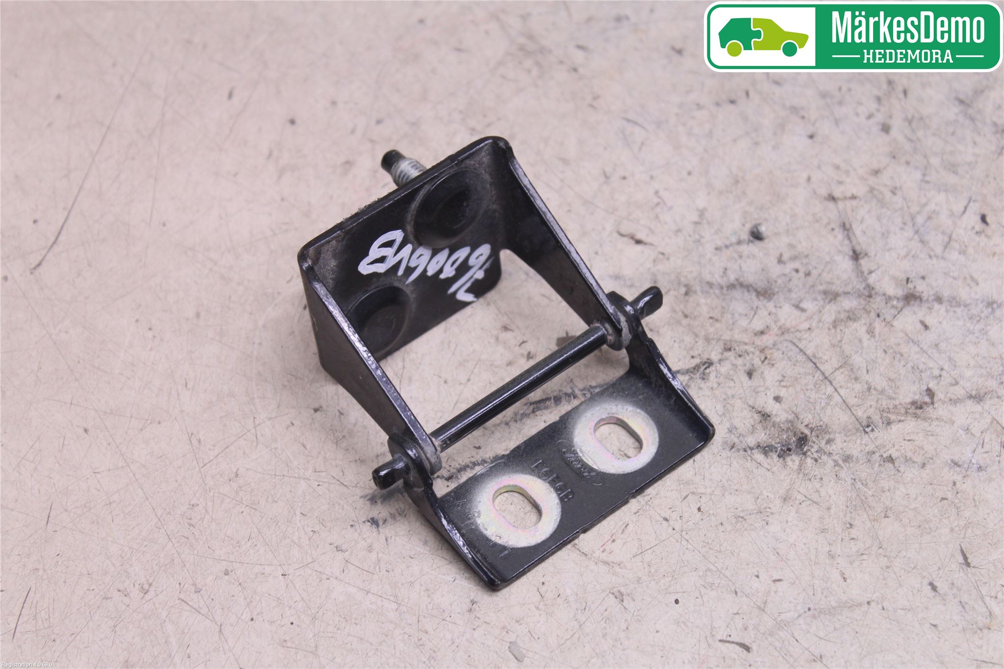 Ford FOCUS 11-14 Bakluckegångjärn Vä