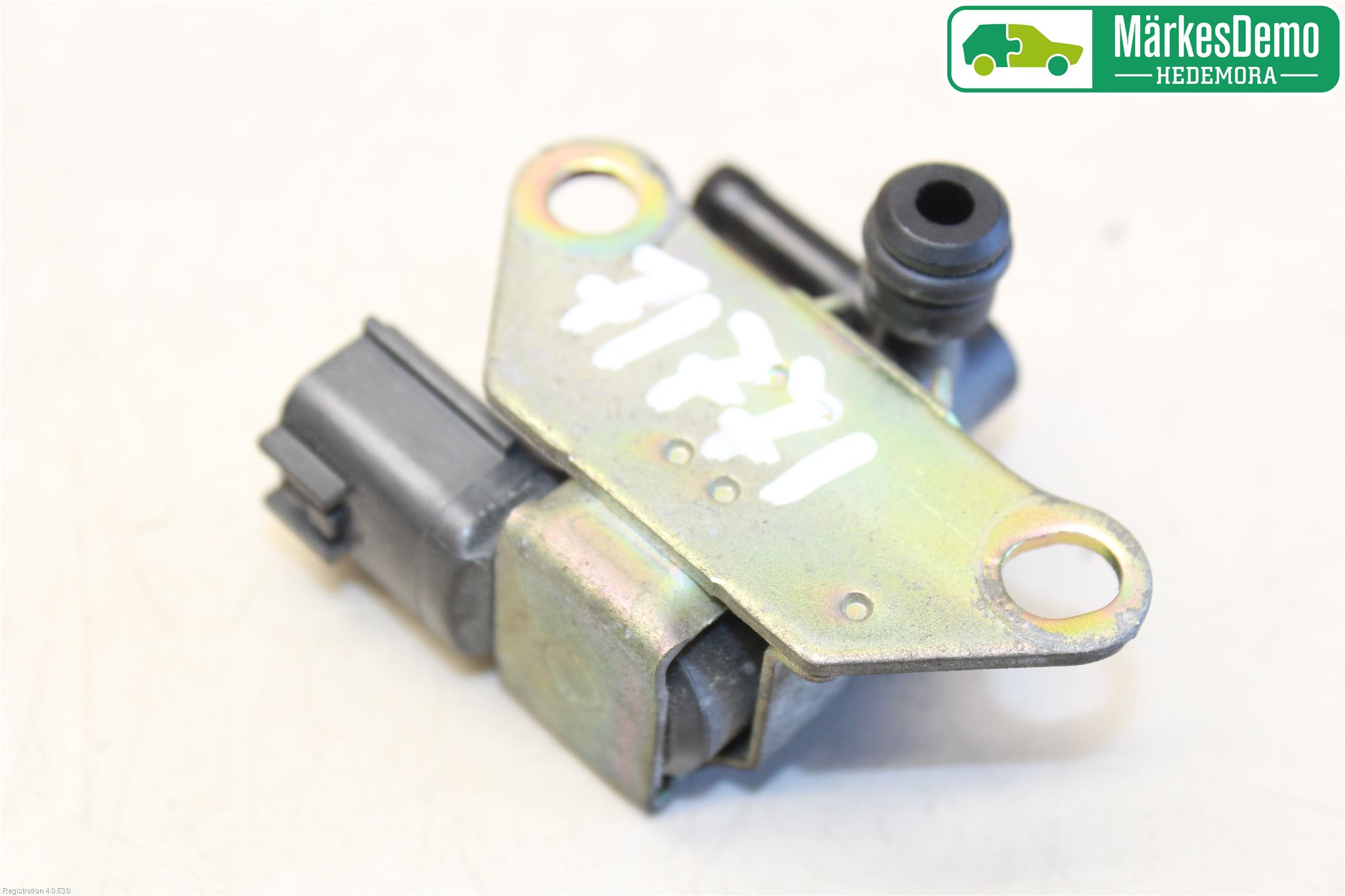 Nissan MICRA C+C Vakuumventil