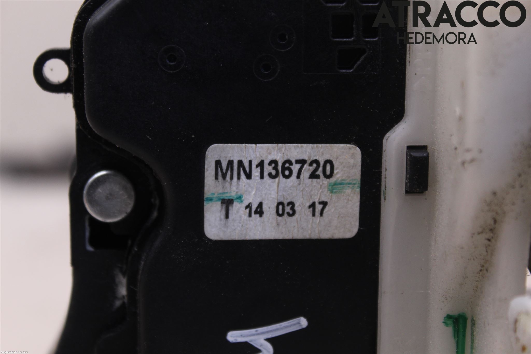 Mitsubishi L200 06-15 Låskista-Dörrlås