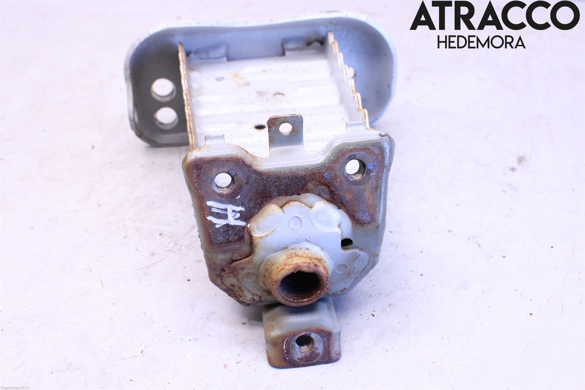 Toyota YARIS XP130 12-14 Stötfångarbärjärn Fram