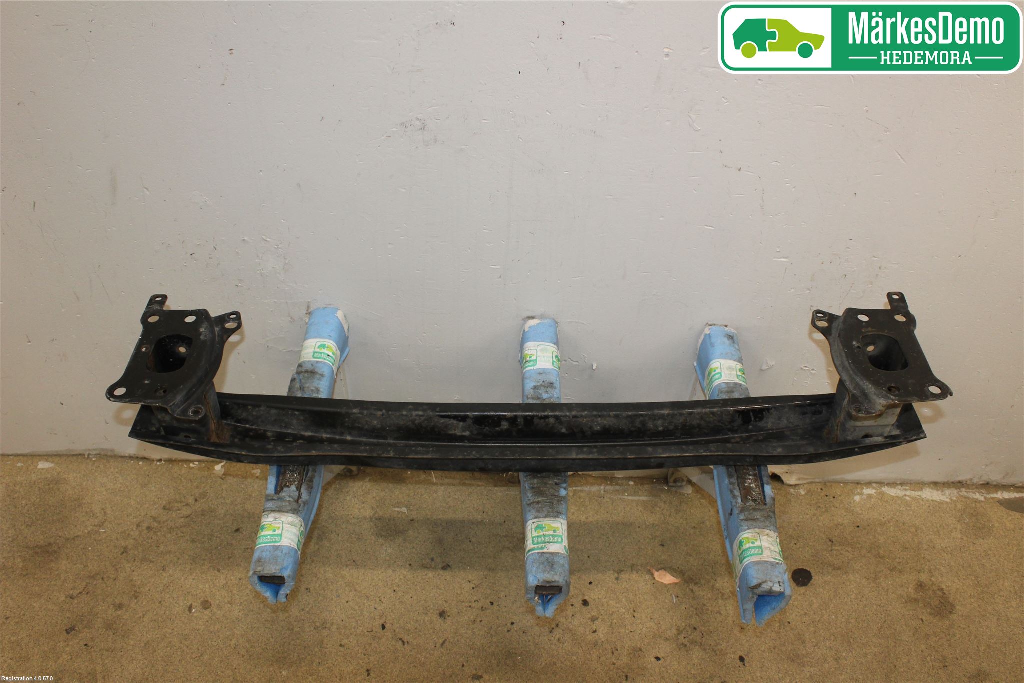 Volkswagen VW CADDY      04-10 Stötfångarbalk Fram