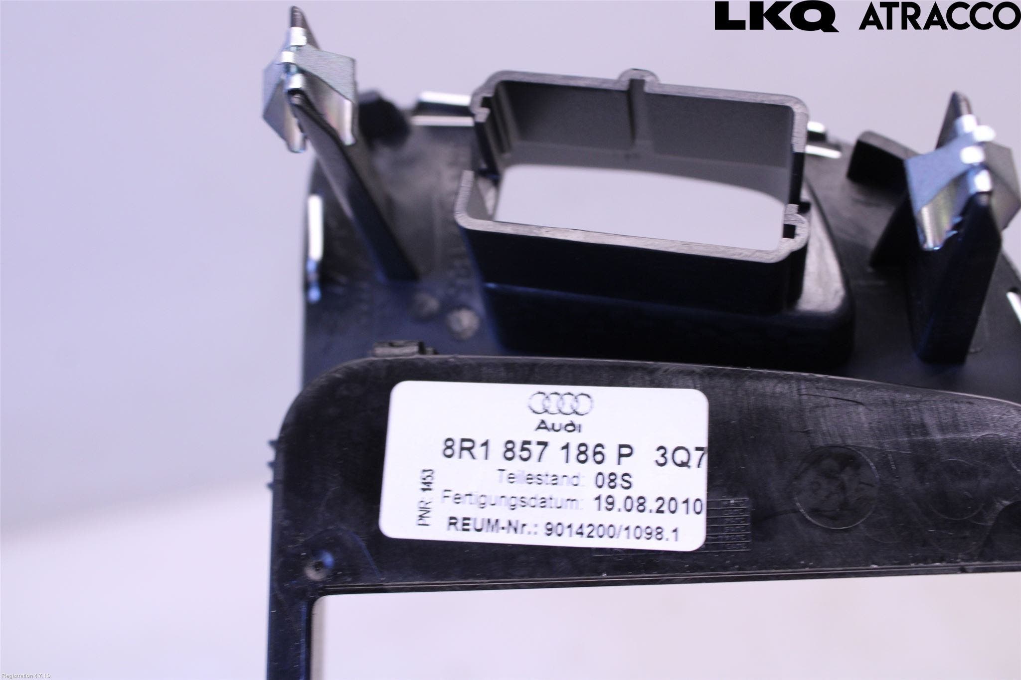 Audi Q5 09-16 Instrument-Radio Sarg