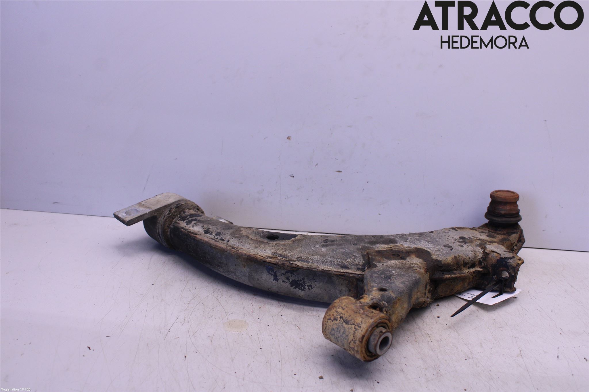 Subaru IMPREZA II  06-07 Bärarm Fram Undre Vä