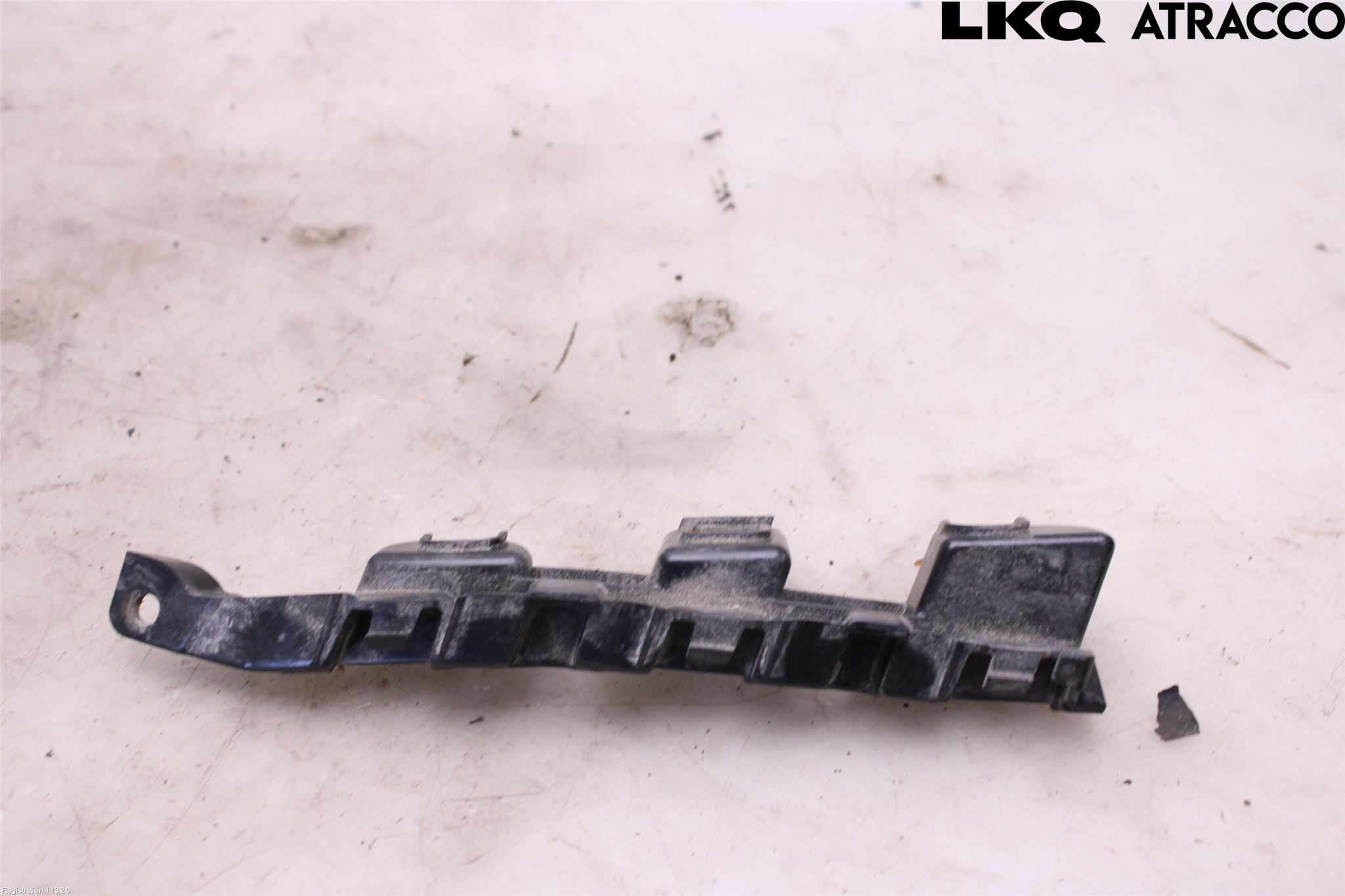 Volkswagen VW PASSAT 11-14 Stötfångarfäste Fram Hö