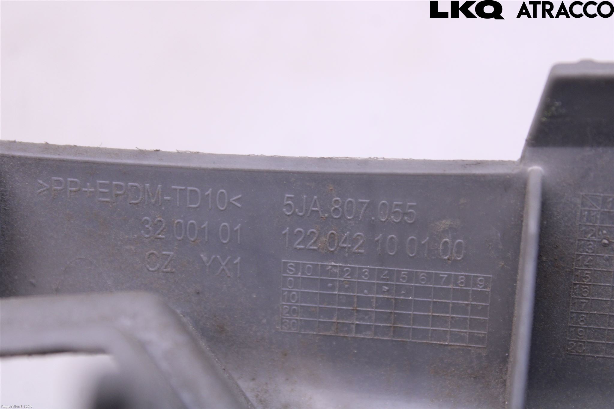 Skoda RAPID Stötfångarfäste Fram Vä