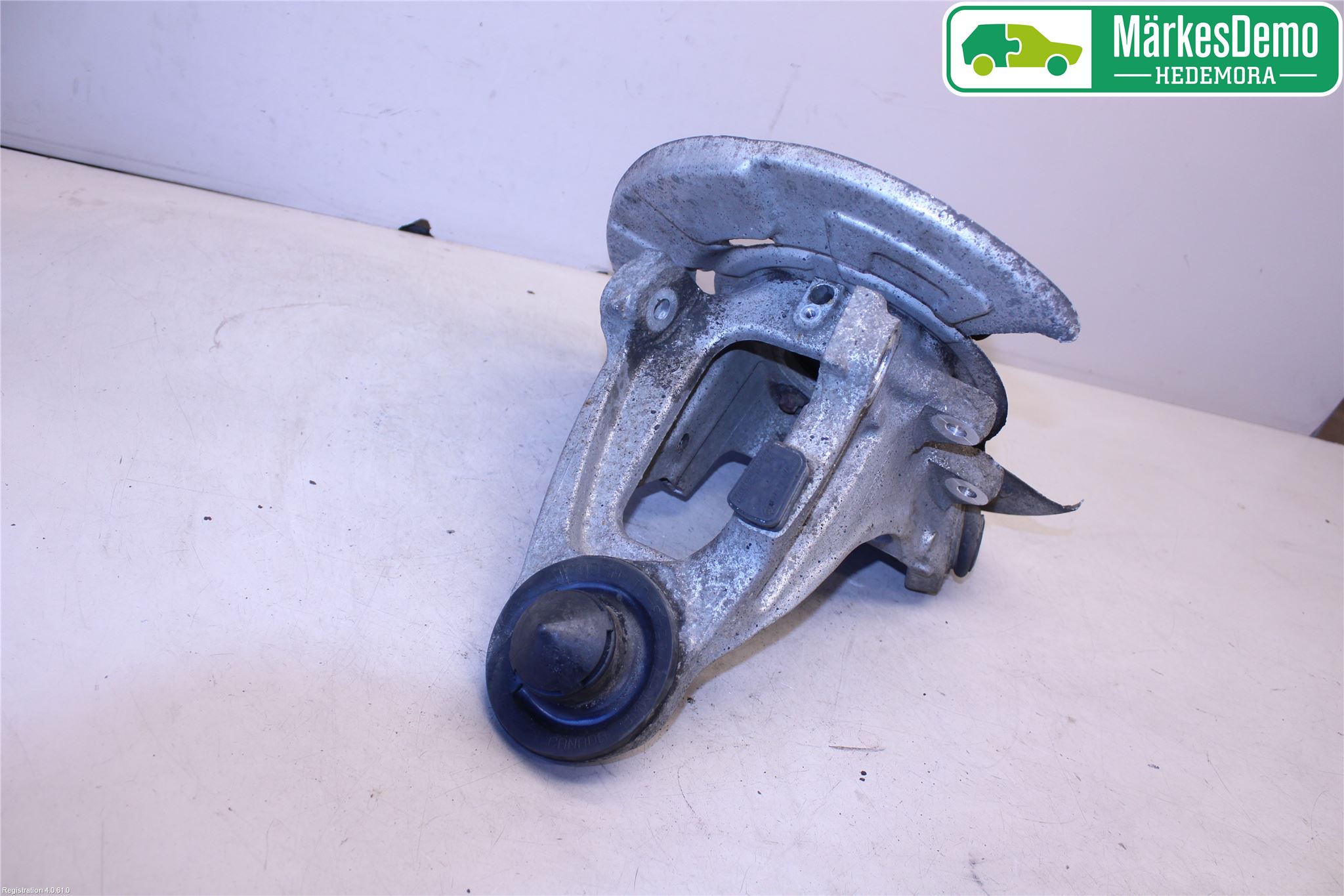 BMW X6 E71/E72   08-14 Hjullagerhus-Spindel Hö B