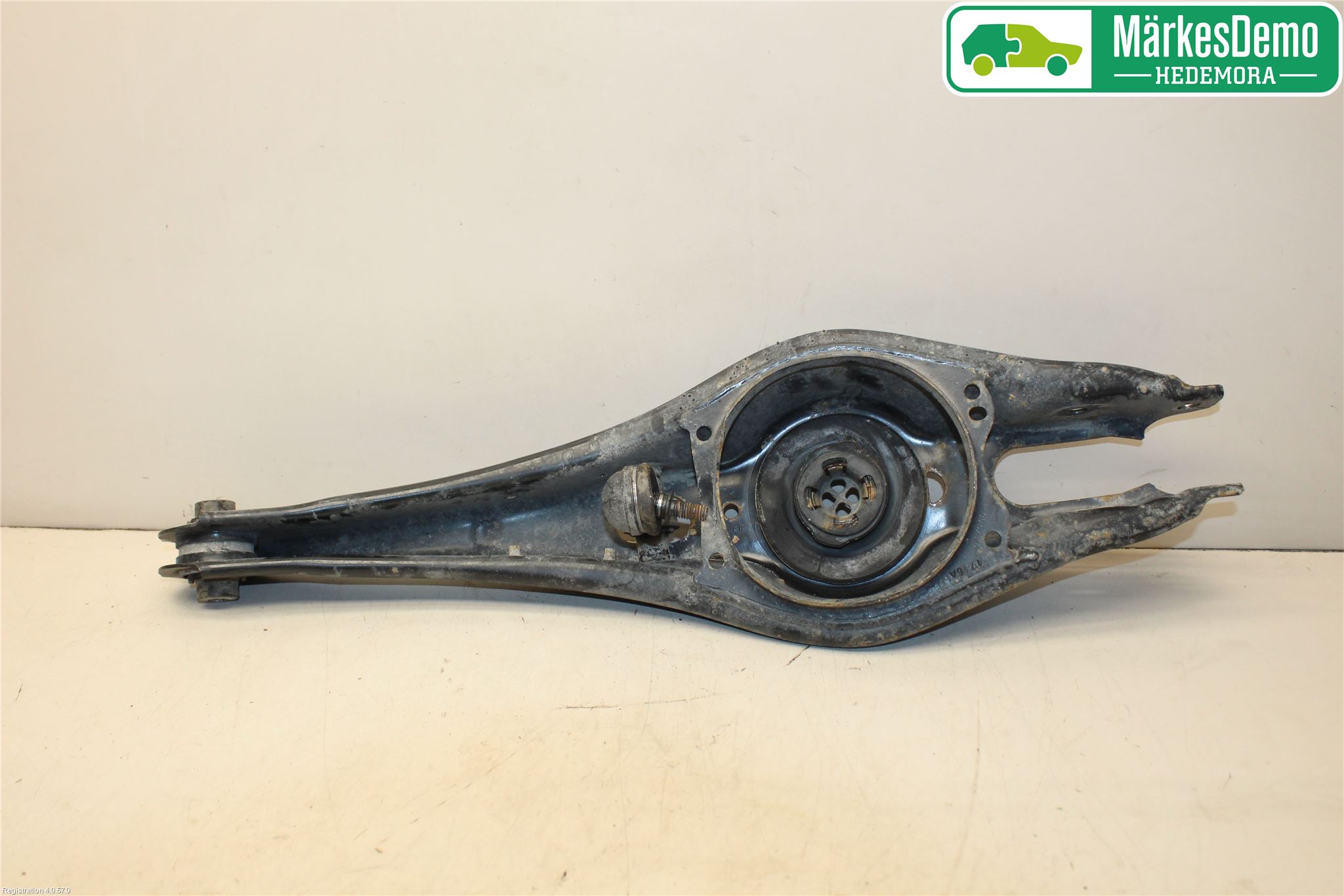 Volkswagen VW PASSAT 15-19 Bärarm Bak Höger