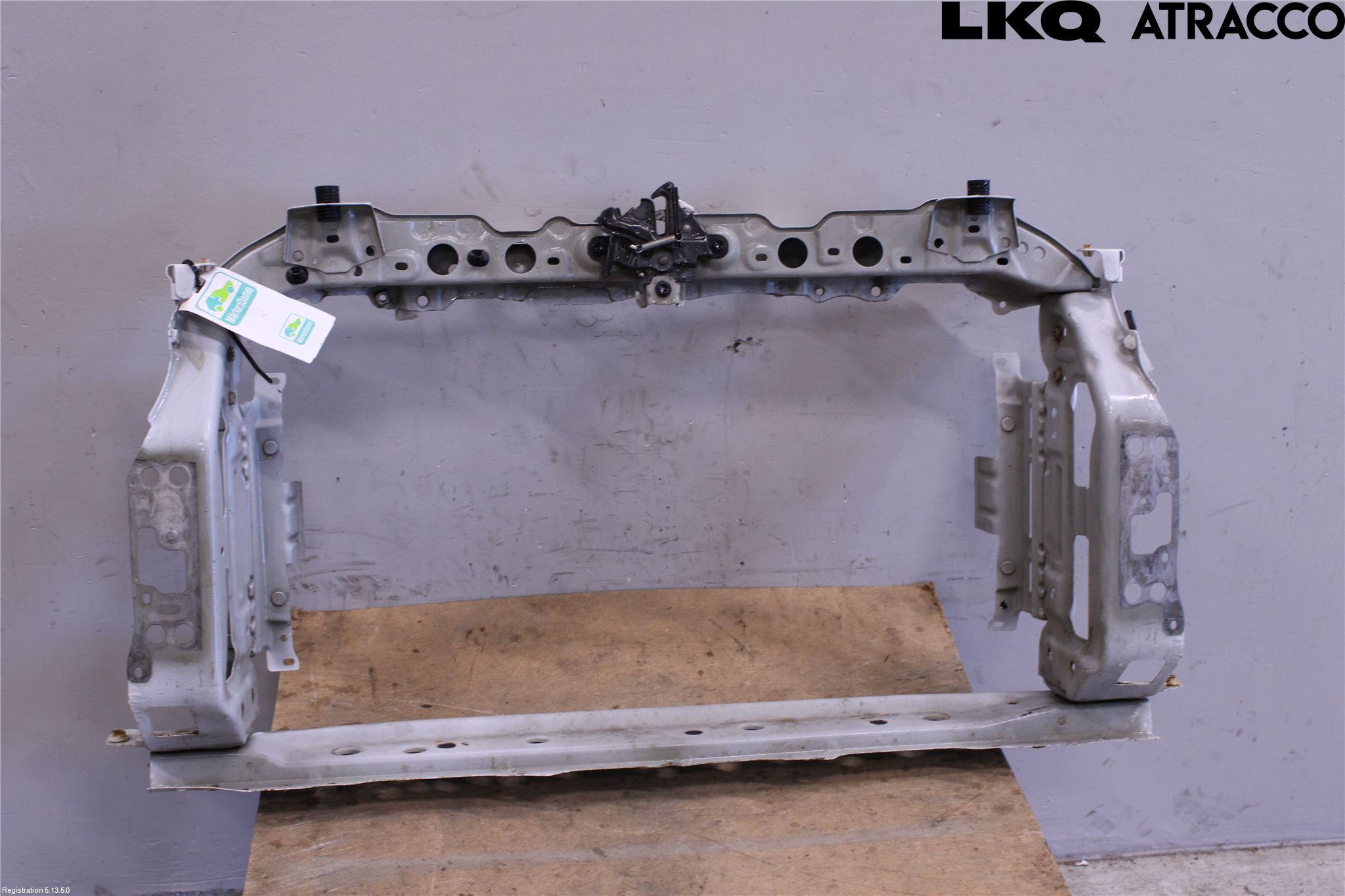Toyota YARIS XP130 15-20 Frontplåt