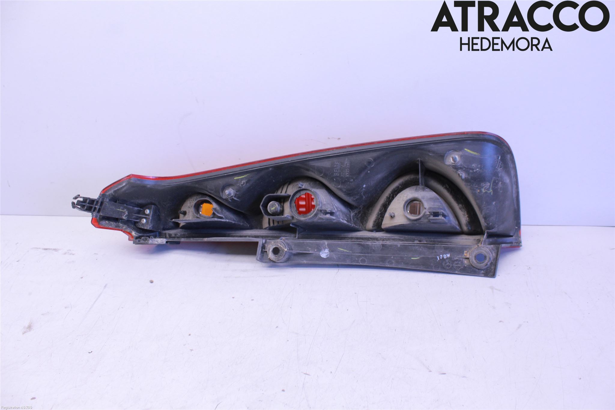 Nissan NOTE E11 06-14 Bakljus Vänster