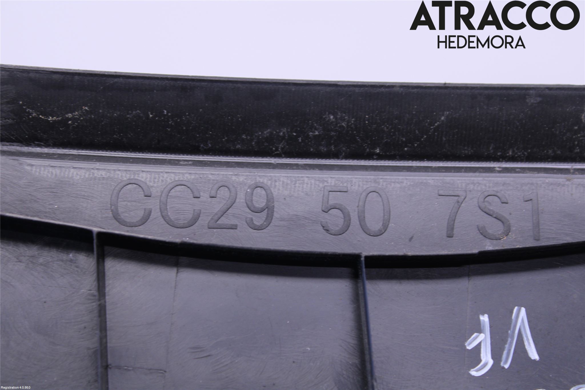 Mazda 5 10-18 Torpedplåt-Torpedplast