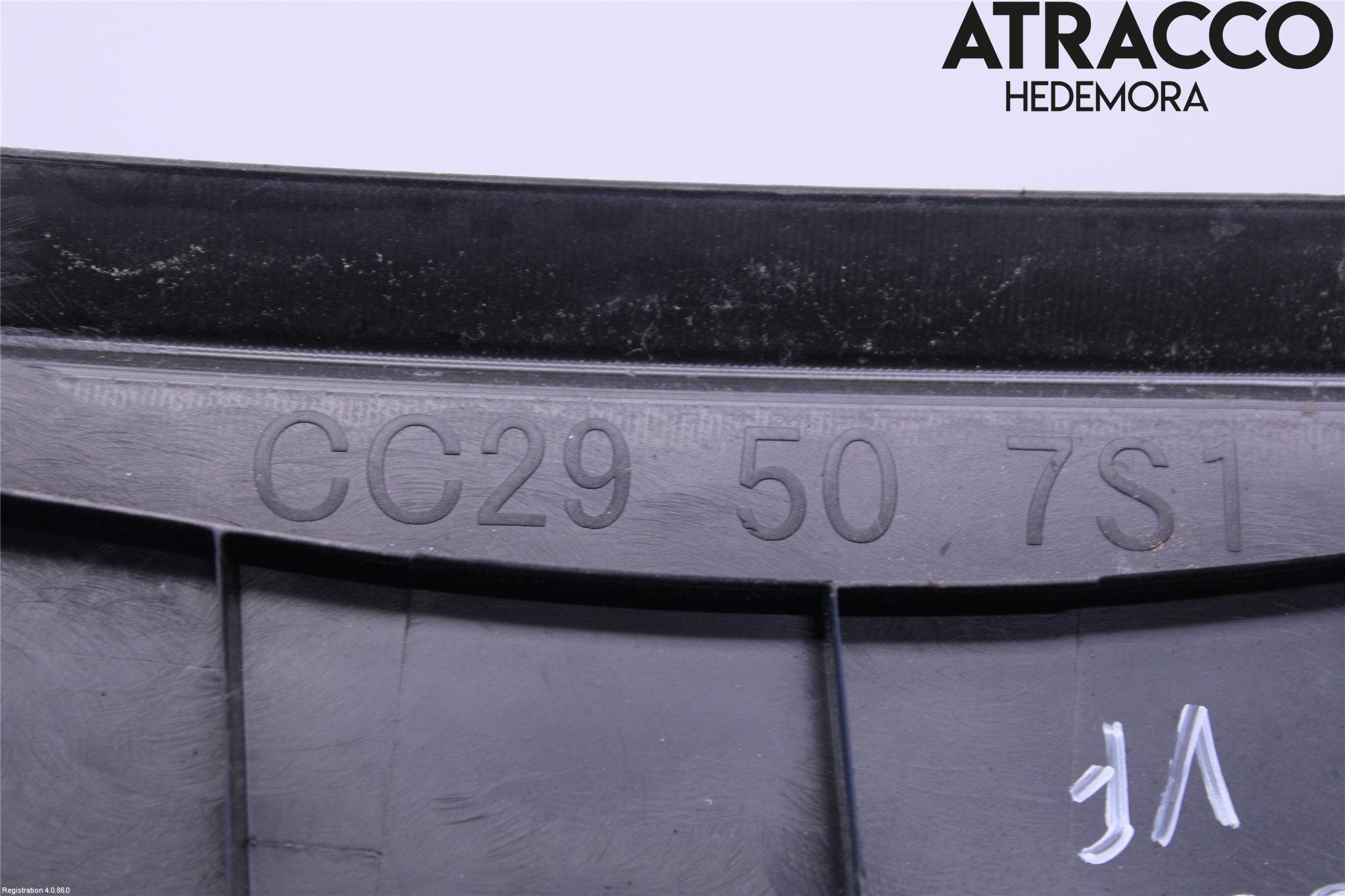 Mazda 5 10-18 Torpedplåt-Torpedplast