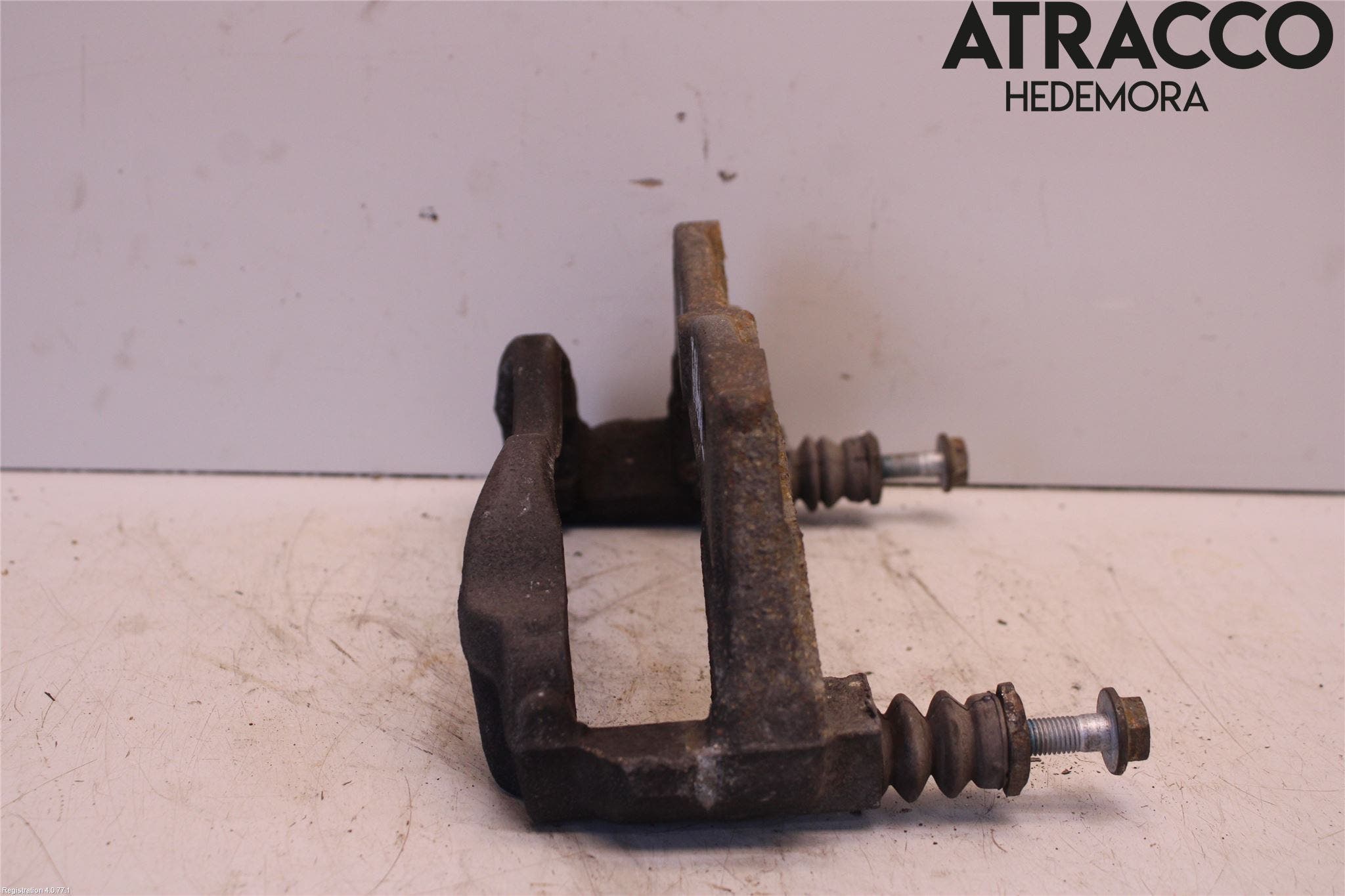 Toyota AVENSIS 16-18 Bromsokshållare