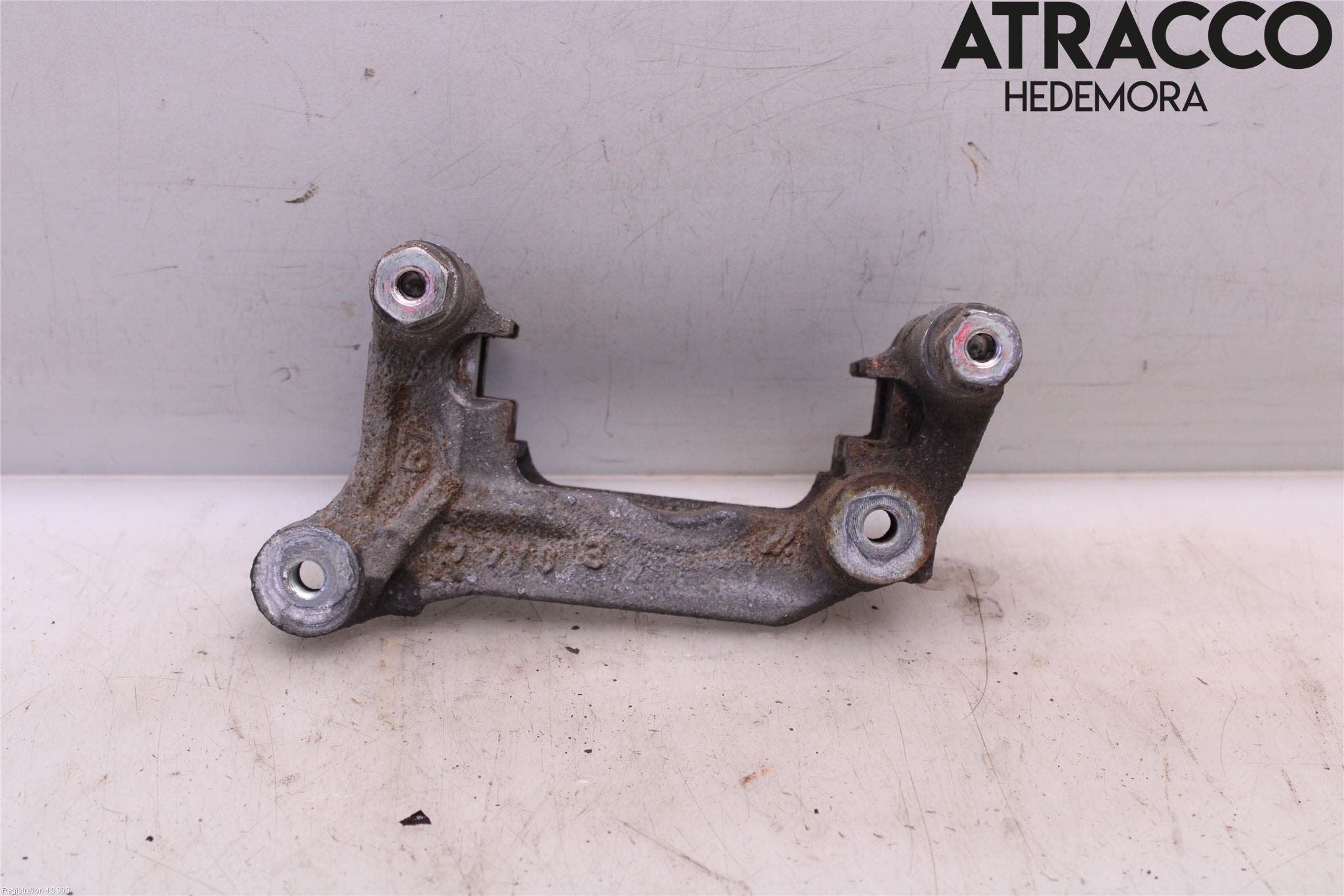 Mitsubishi OUTLANDER 13-21 Bromsokshållare