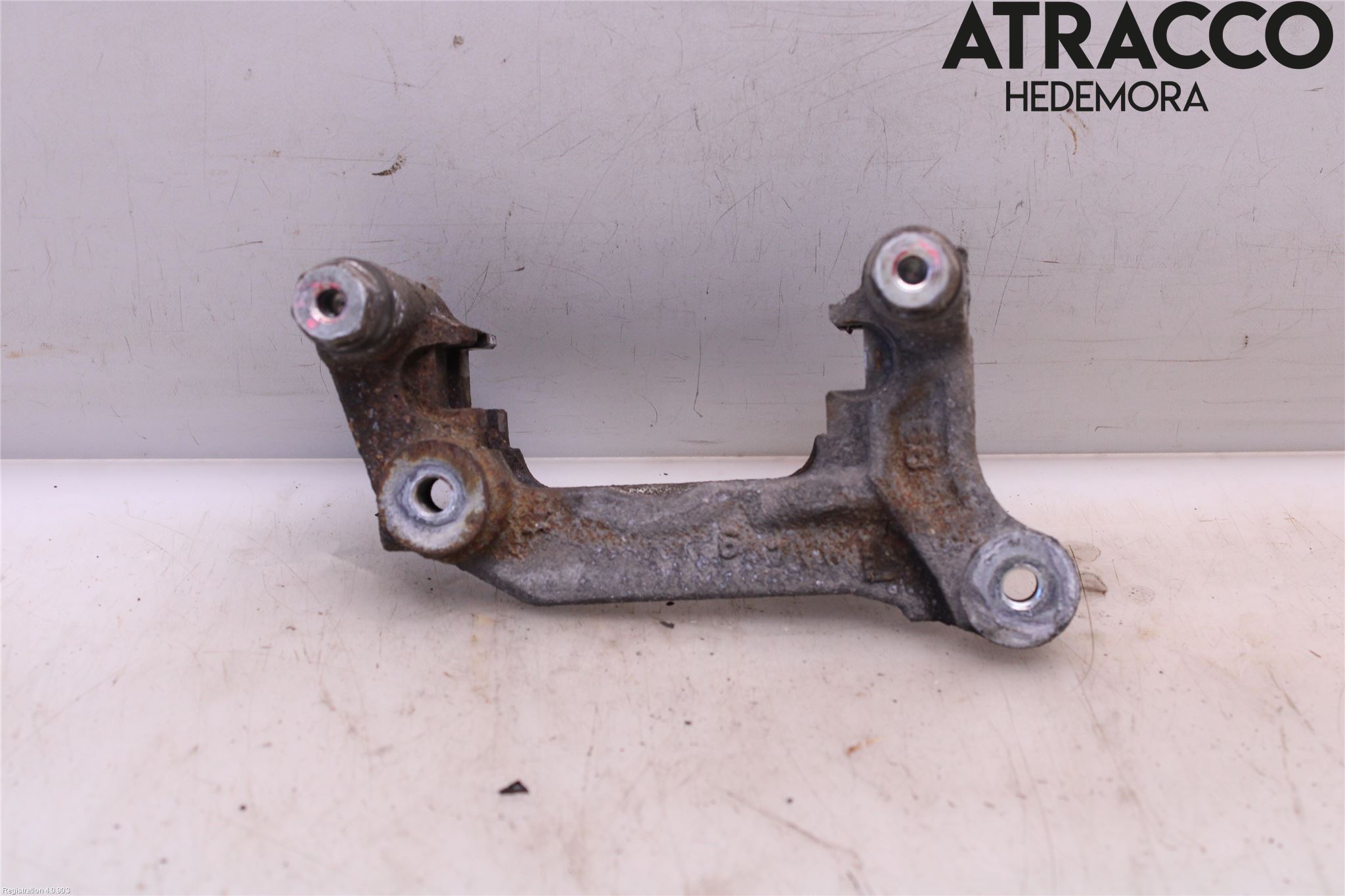 Mitsubishi OUTLANDER 13-21 Bromsokshållare