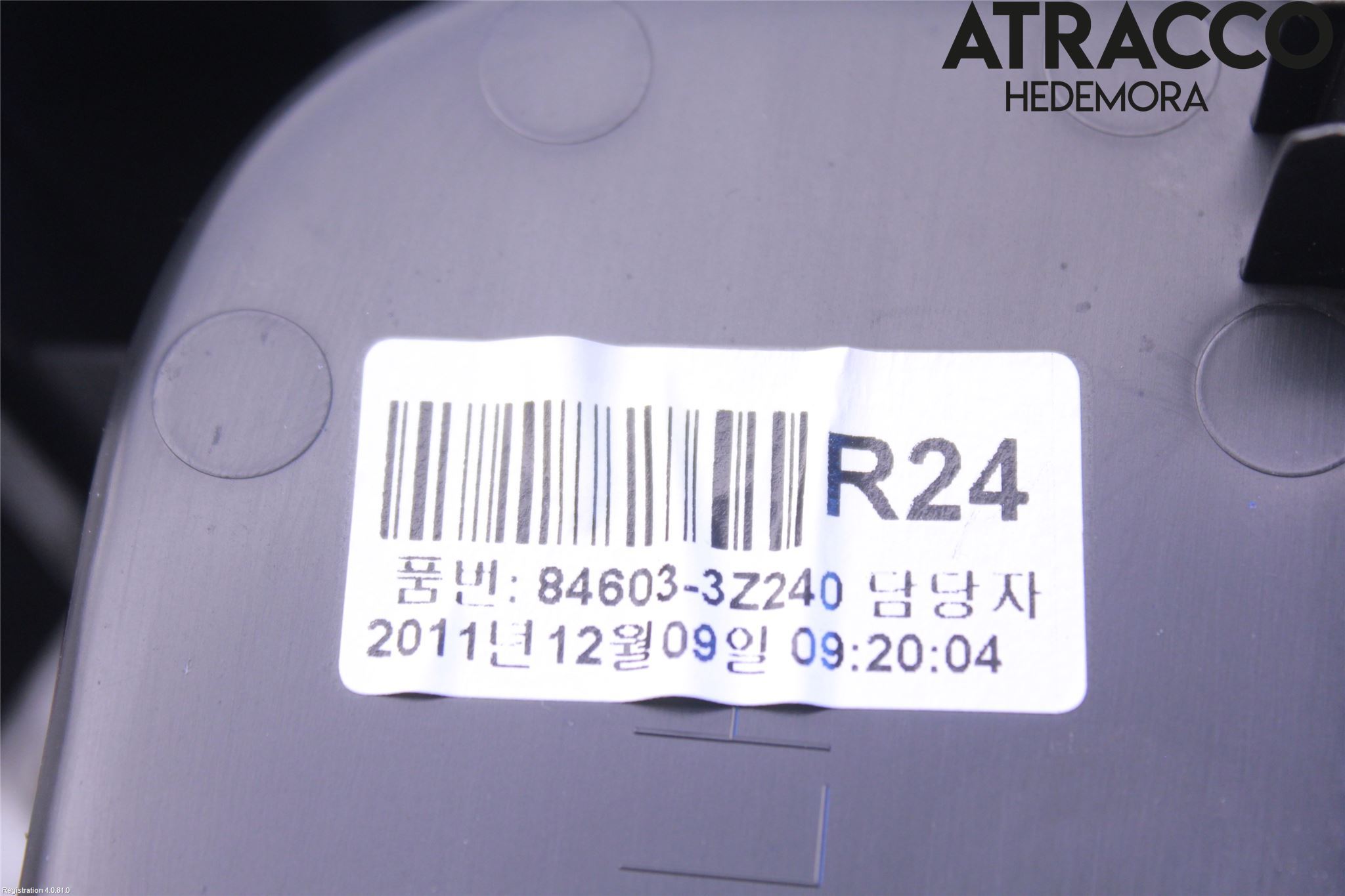 Hyundai i40 08-15 Instrumentkonsoll Mitt