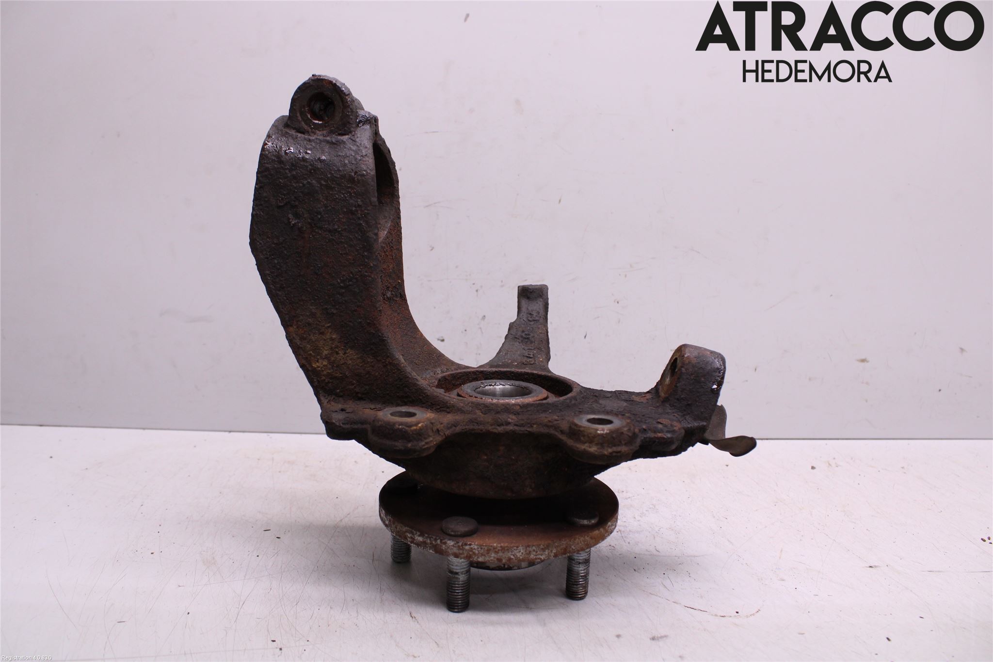 Ford FOCUS     04-07 Styrspindel Lagerhus Hö