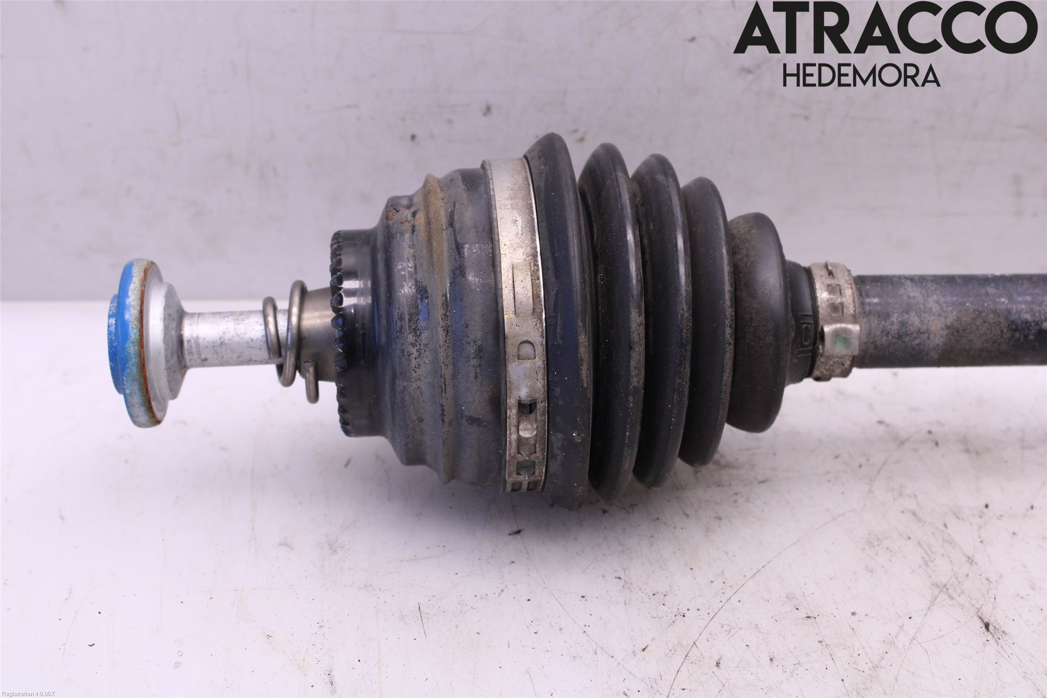 BMW 1 F20/F21 11-19 Drivaxel Fram Vänster