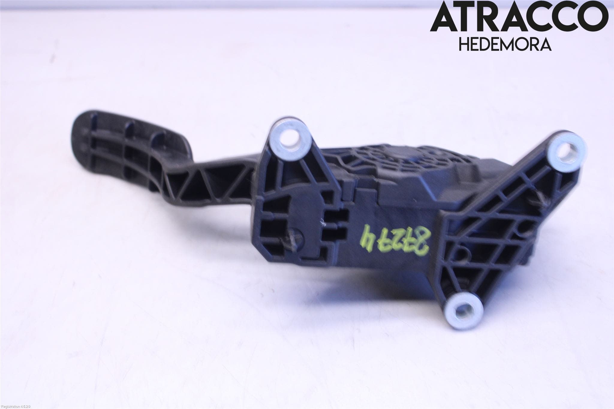 Toyota YARIS CROSS XP21 21- Gaspedal