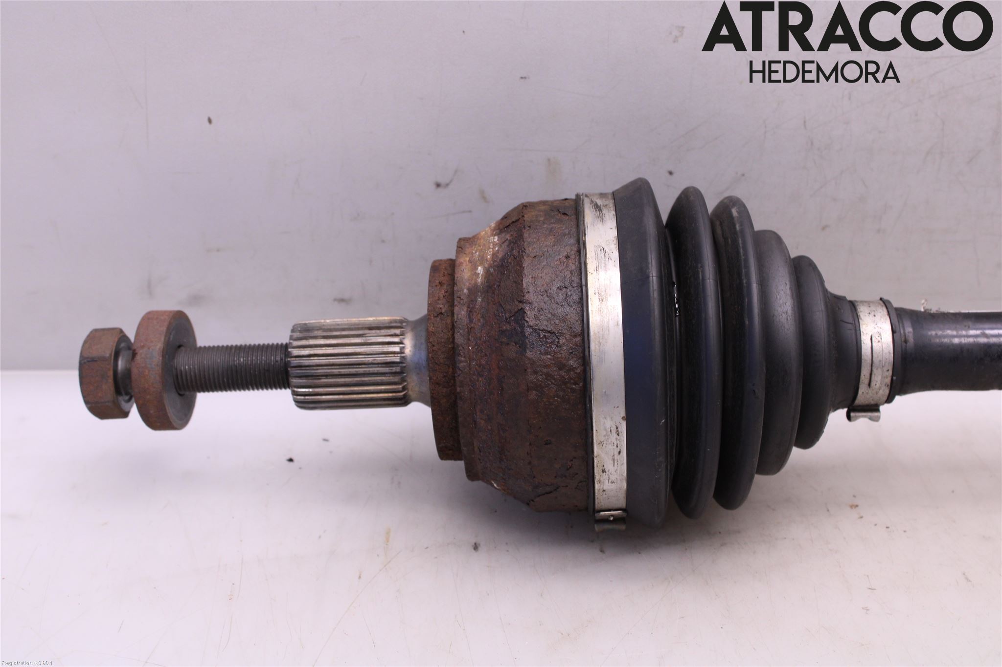 Volkswagen VW AMAROK 2H 10-22 Drivaxel Fram Vänster