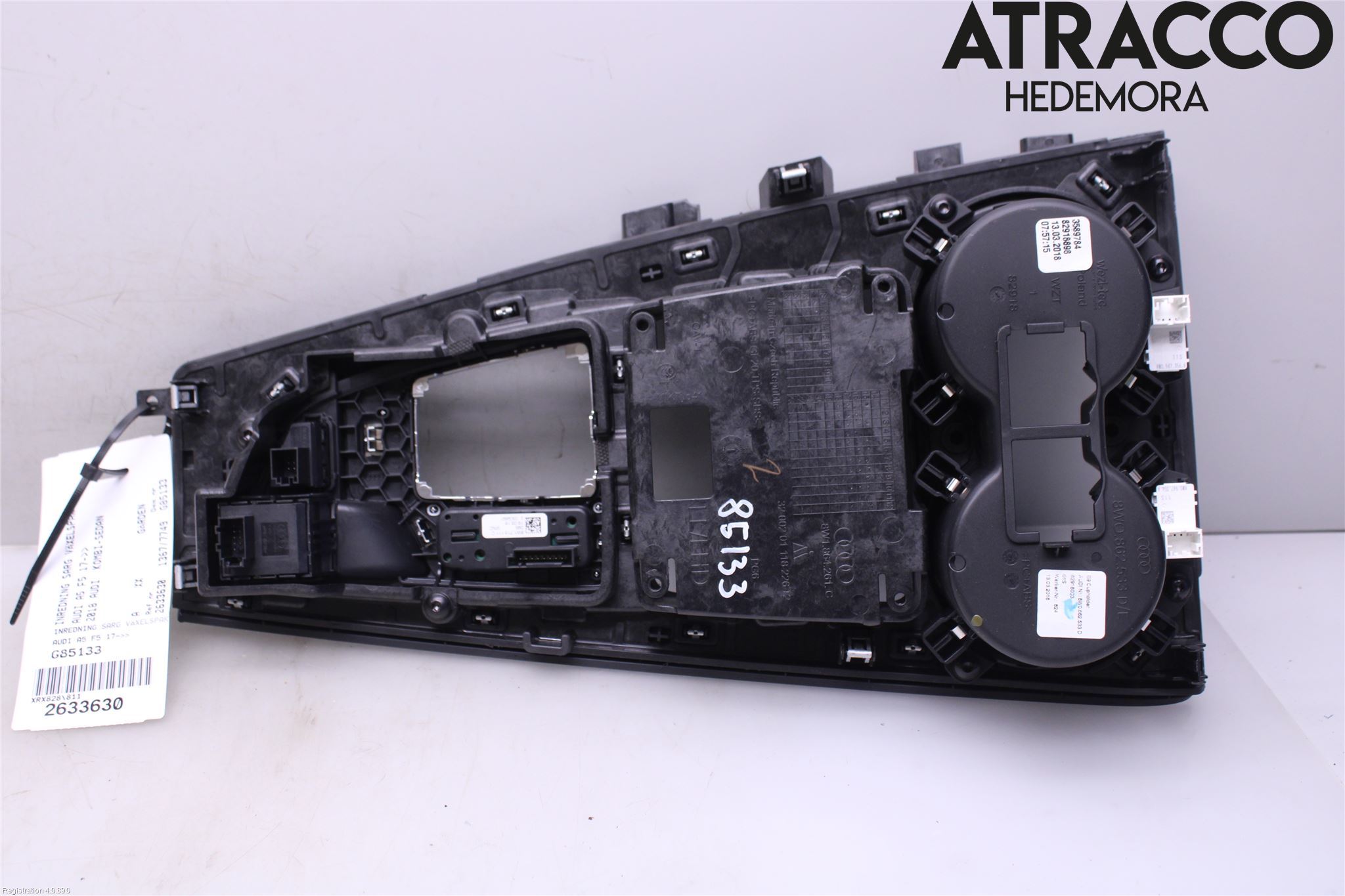 Audi A5 17- Instrumentkonsoll Mitt