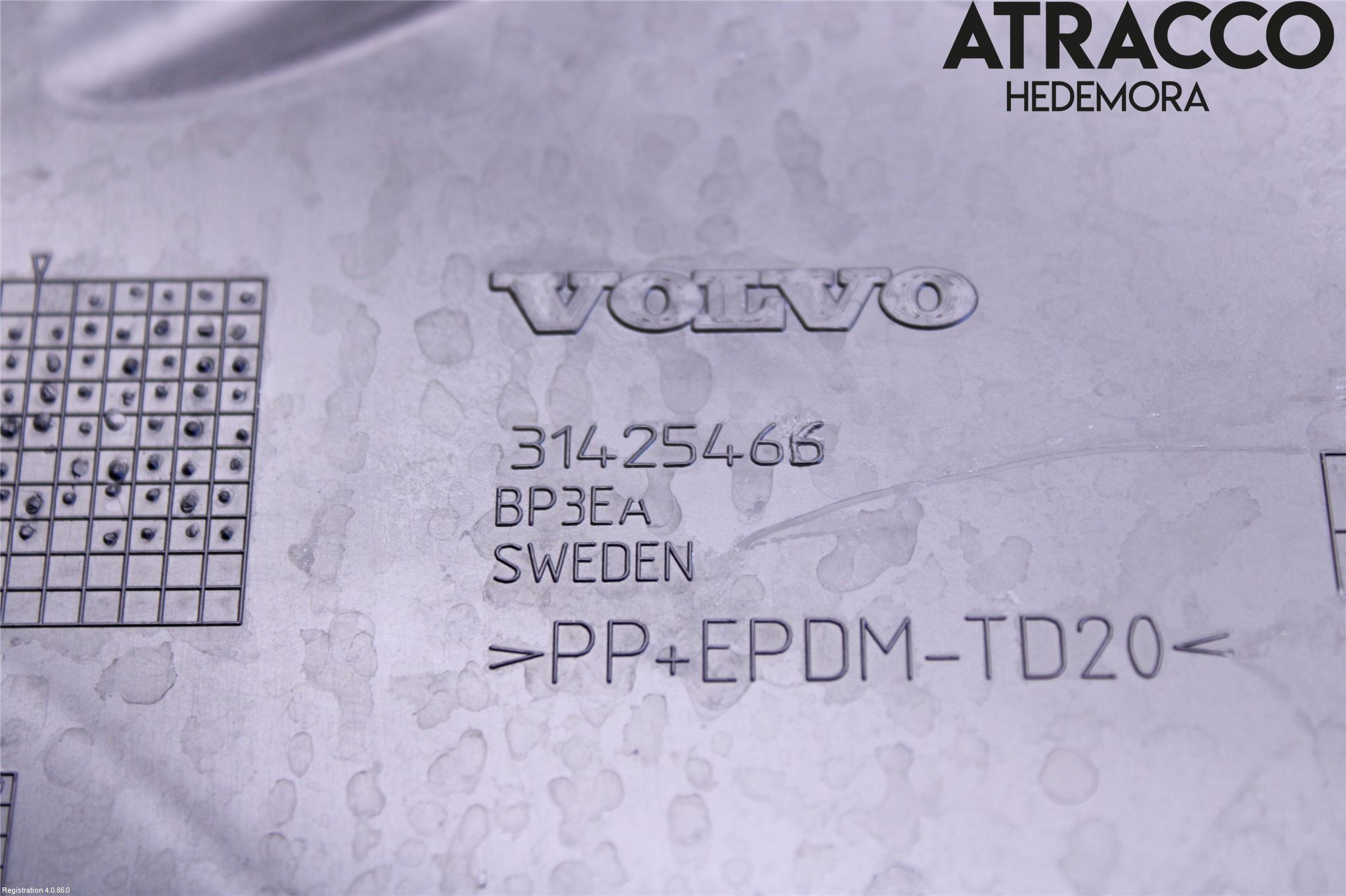 Volvo V60 CROSS COUNTRY 16-18 Stötfångarfäste Bak Hö