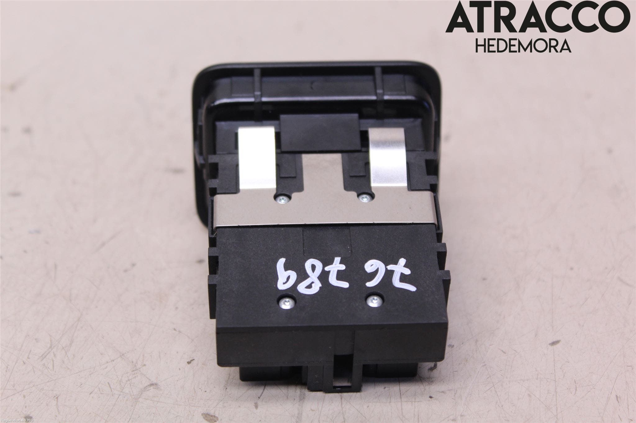 Mercedes-Benz MB CLA-KLASS (C117/X117) 13-19 Strömställare Parkeringsbroms