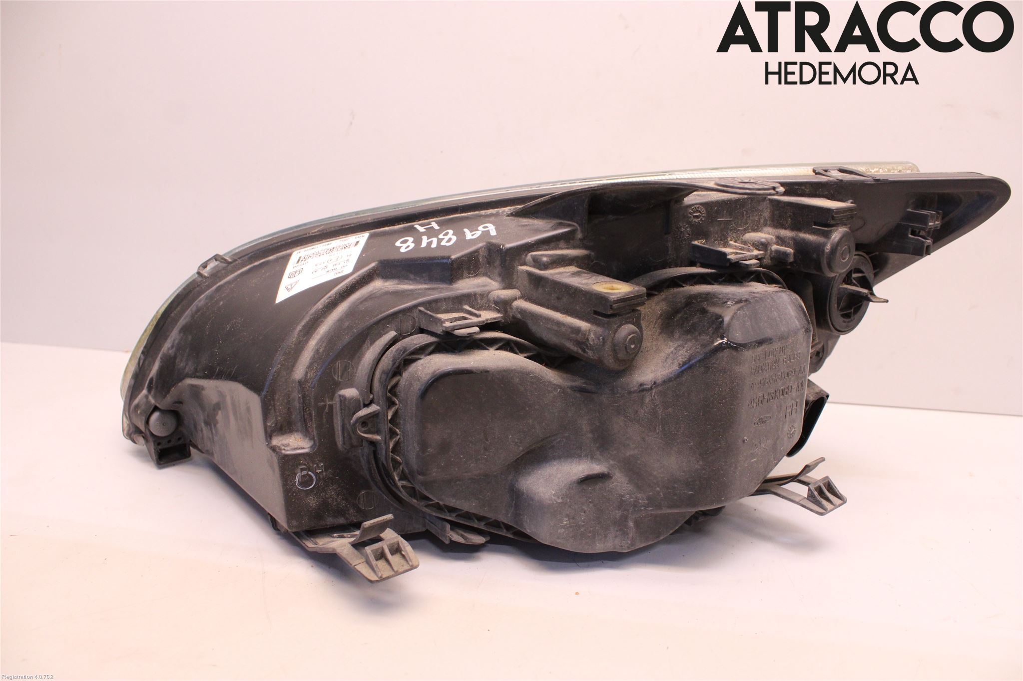 Ford FOCUS     04-07 Strålkastare Höger