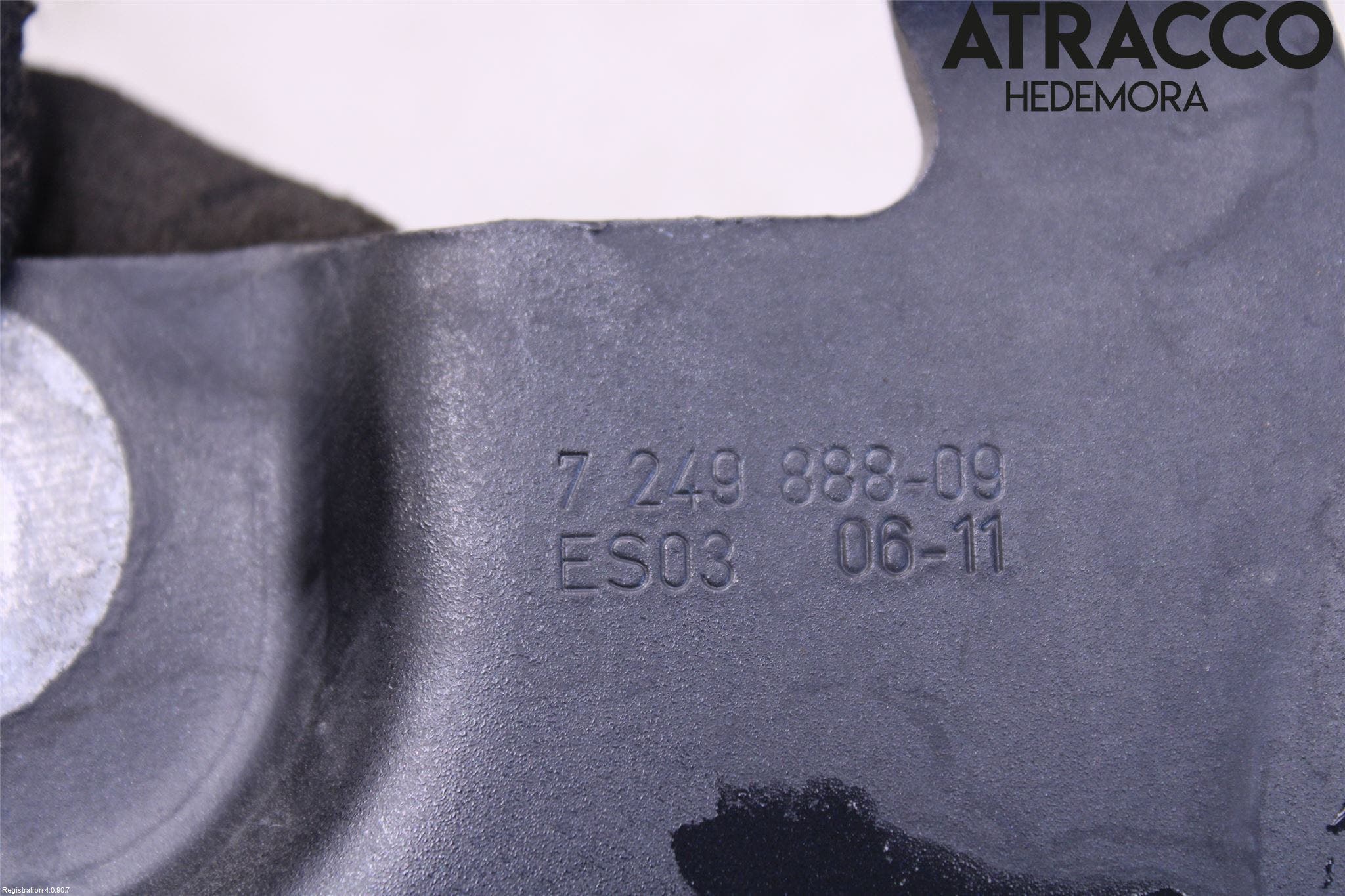 BMW 5 F10/F11/F18 09-17 Huvgångjärn