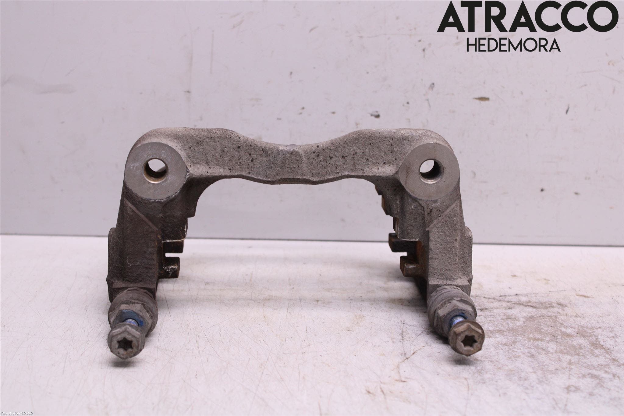 BMW 5 G30/G31/F90 17-23 Bromsokshållare