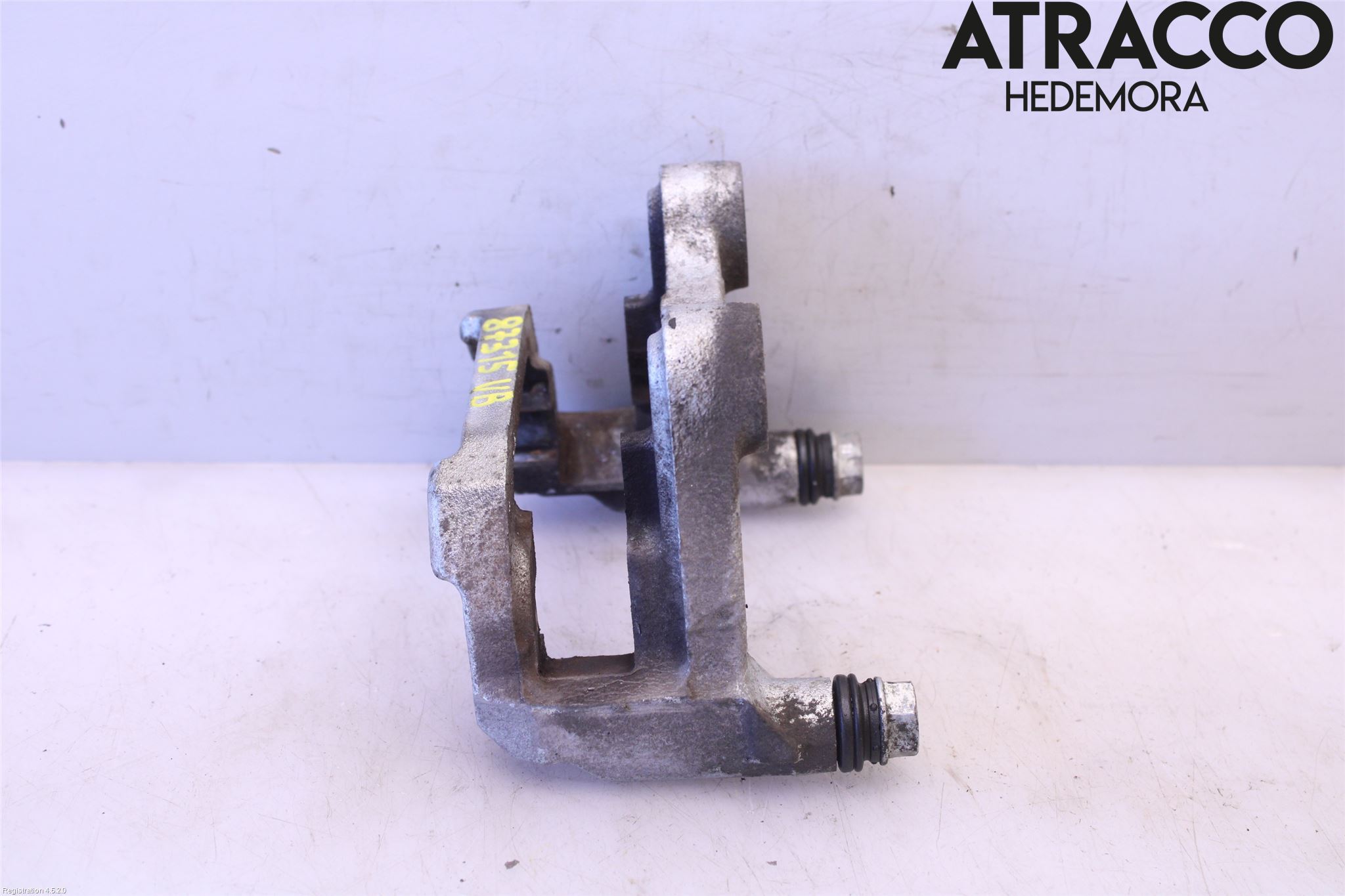 Toyota RAV4 19- Bromsokshållare