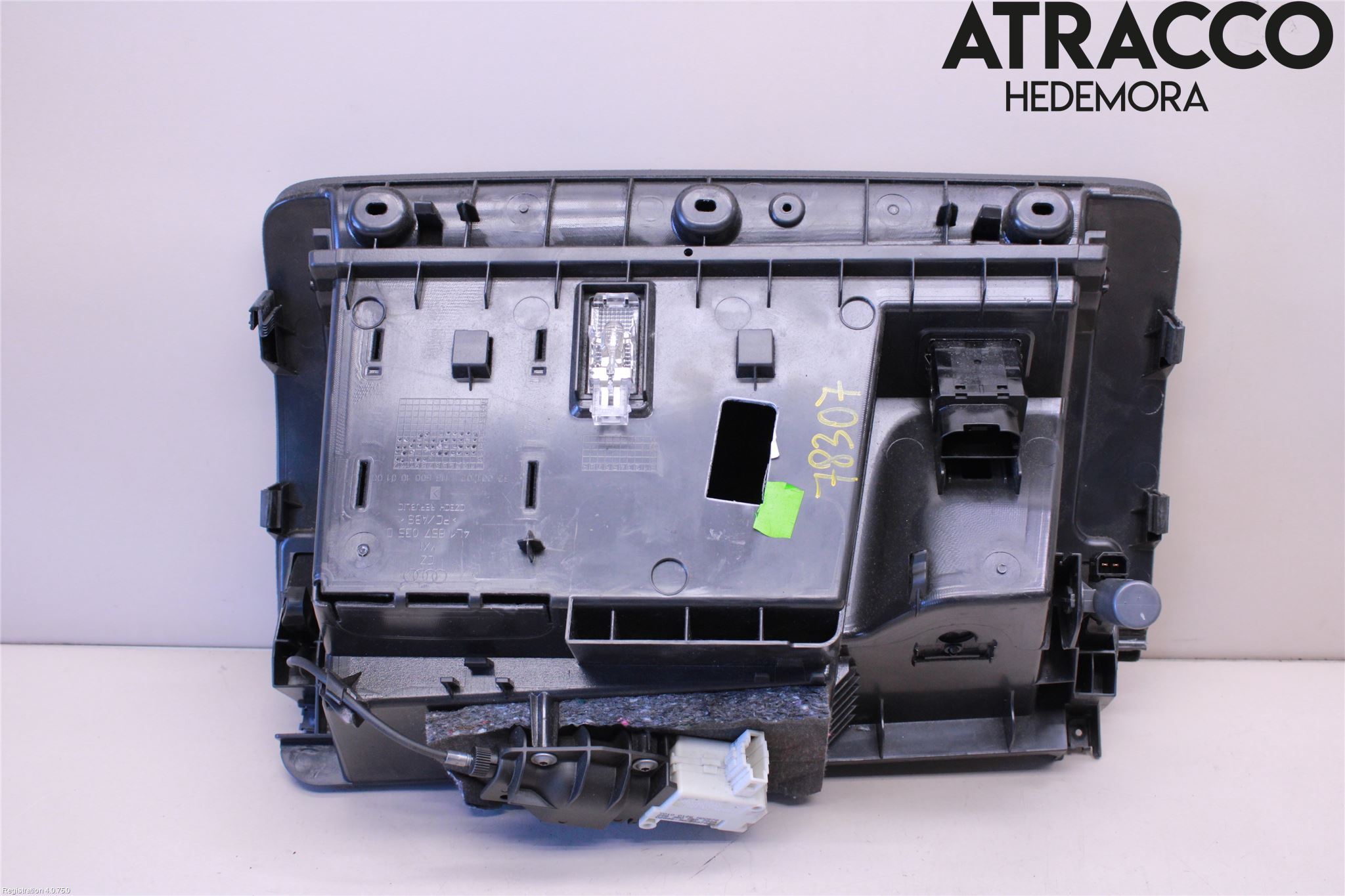 Audi Q7/SQ7 Handskfack