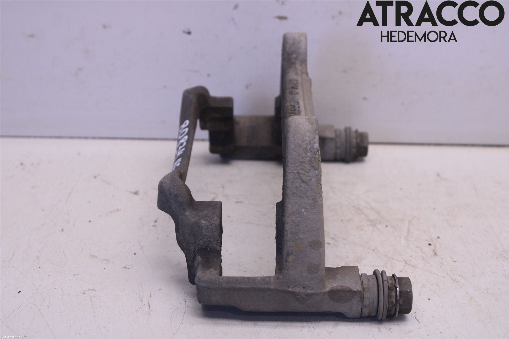 Volkswagen VW PASSAT 15-19 Bromsokshållare