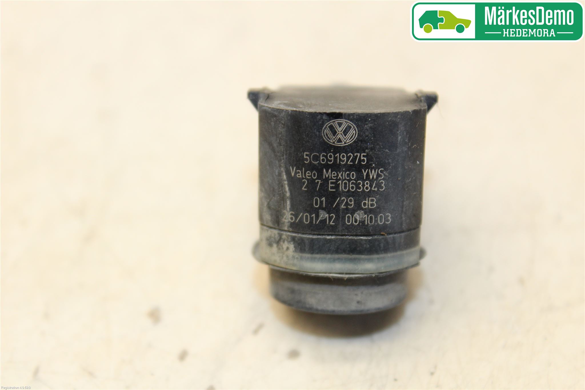 Volkswagen VW JETTA VI 11- Parkeringshjälp Frontsensor